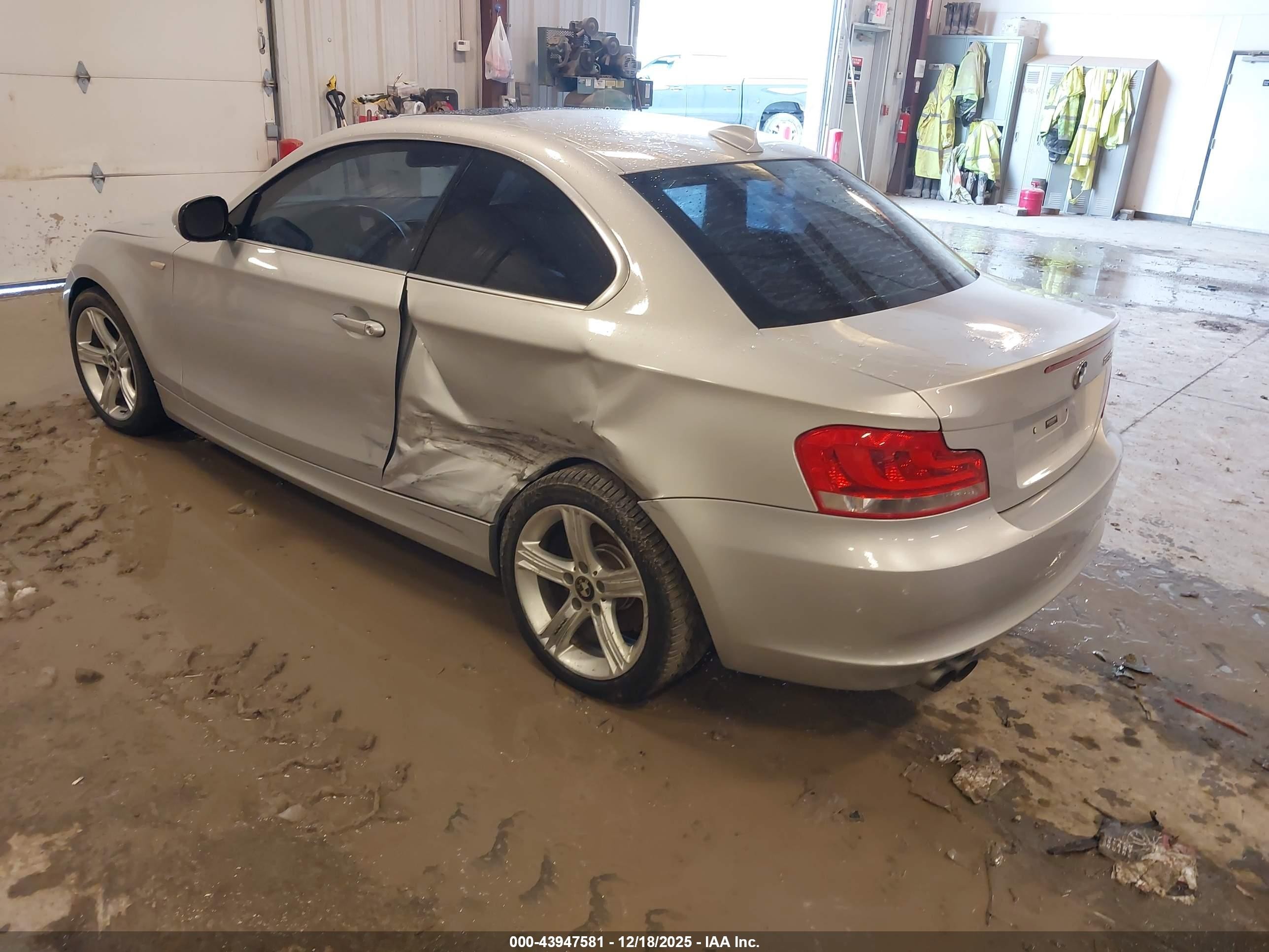 2012 Bmw 128i   Silver vin: WBAUP9C59CVL91209