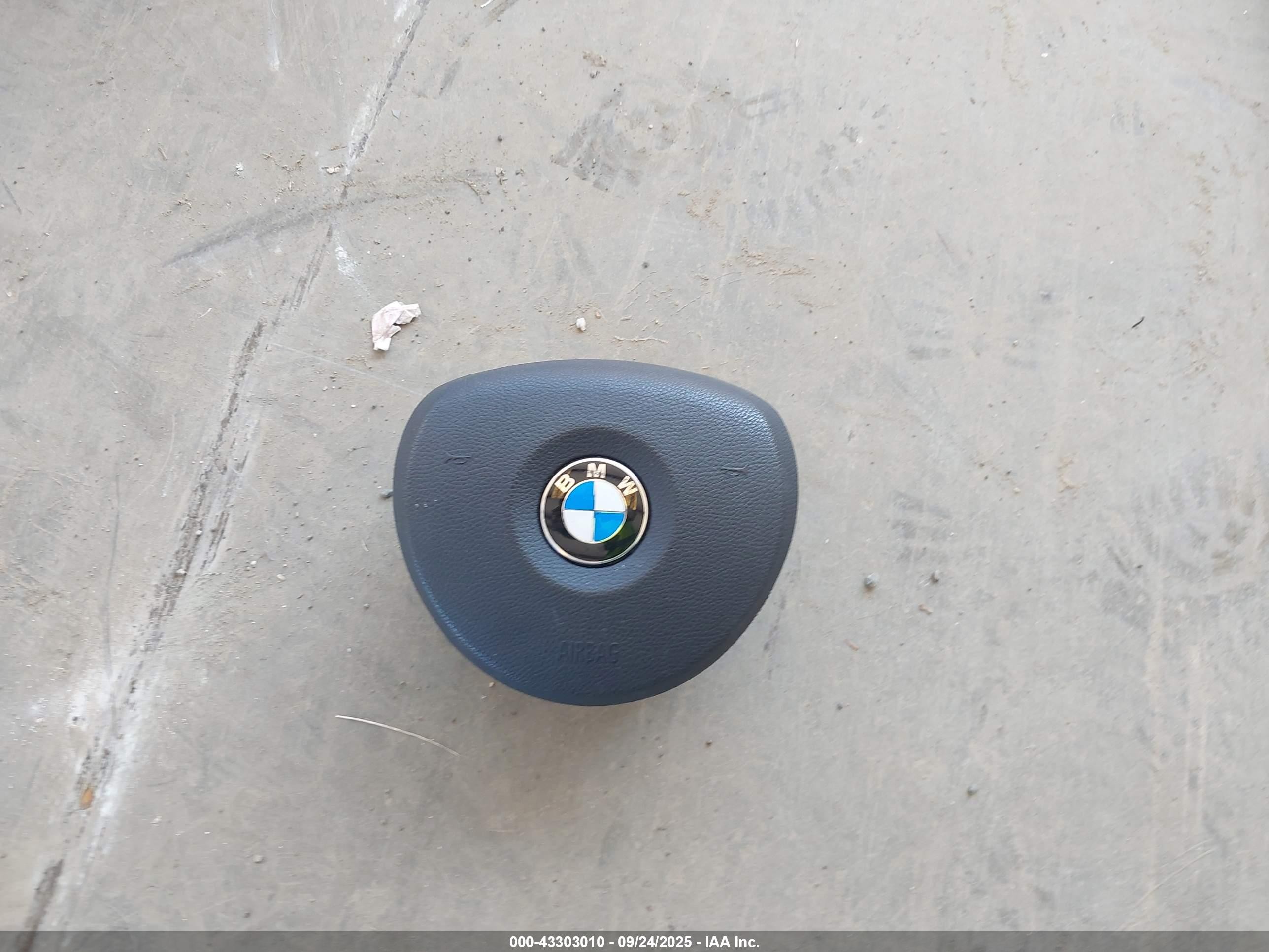 2012 Bmw 128i   Серый vin: WBAUP9C5XCVL91817