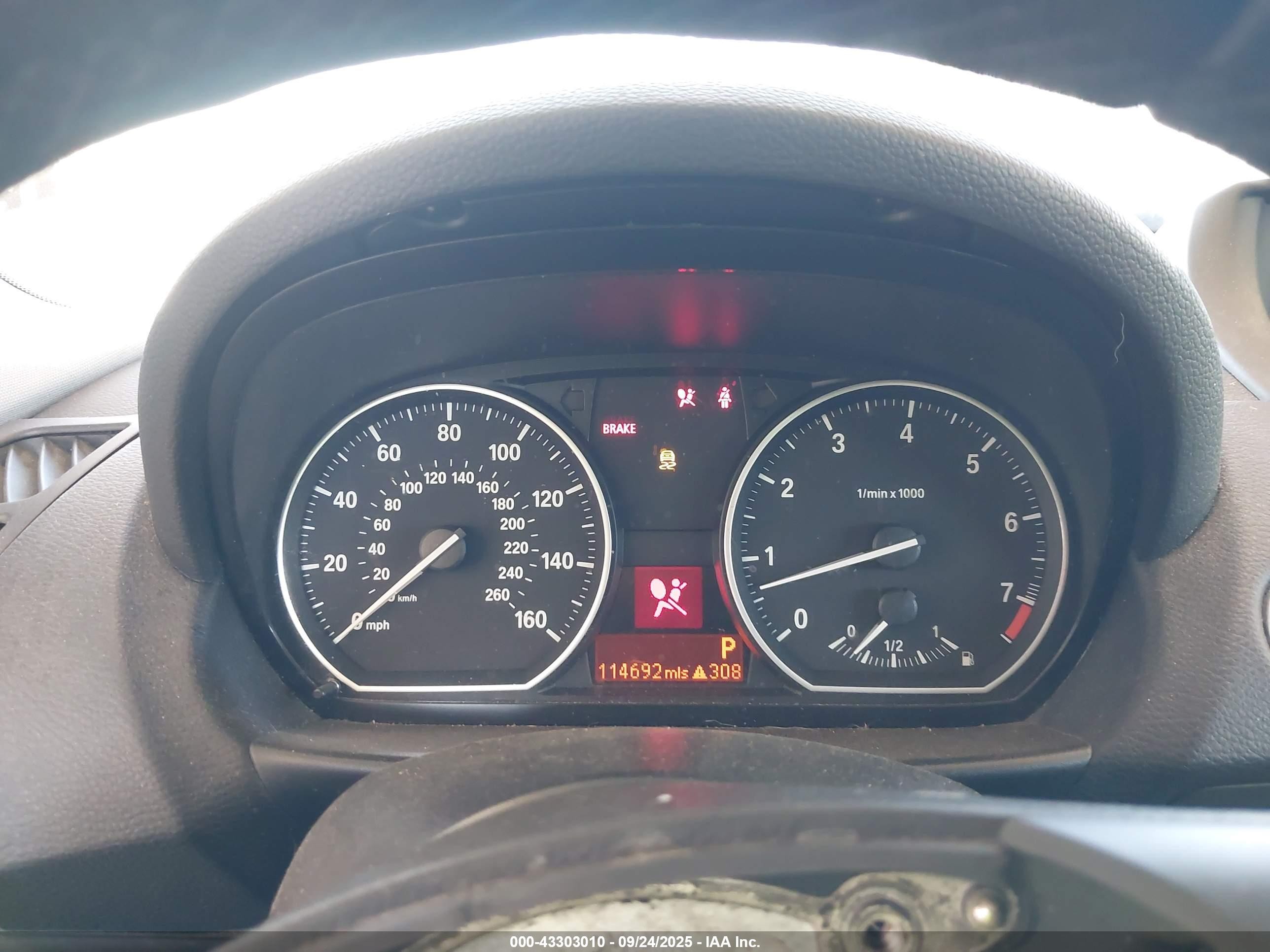 2012 Bmw 128i   Серый vin: WBAUP9C5XCVL91817