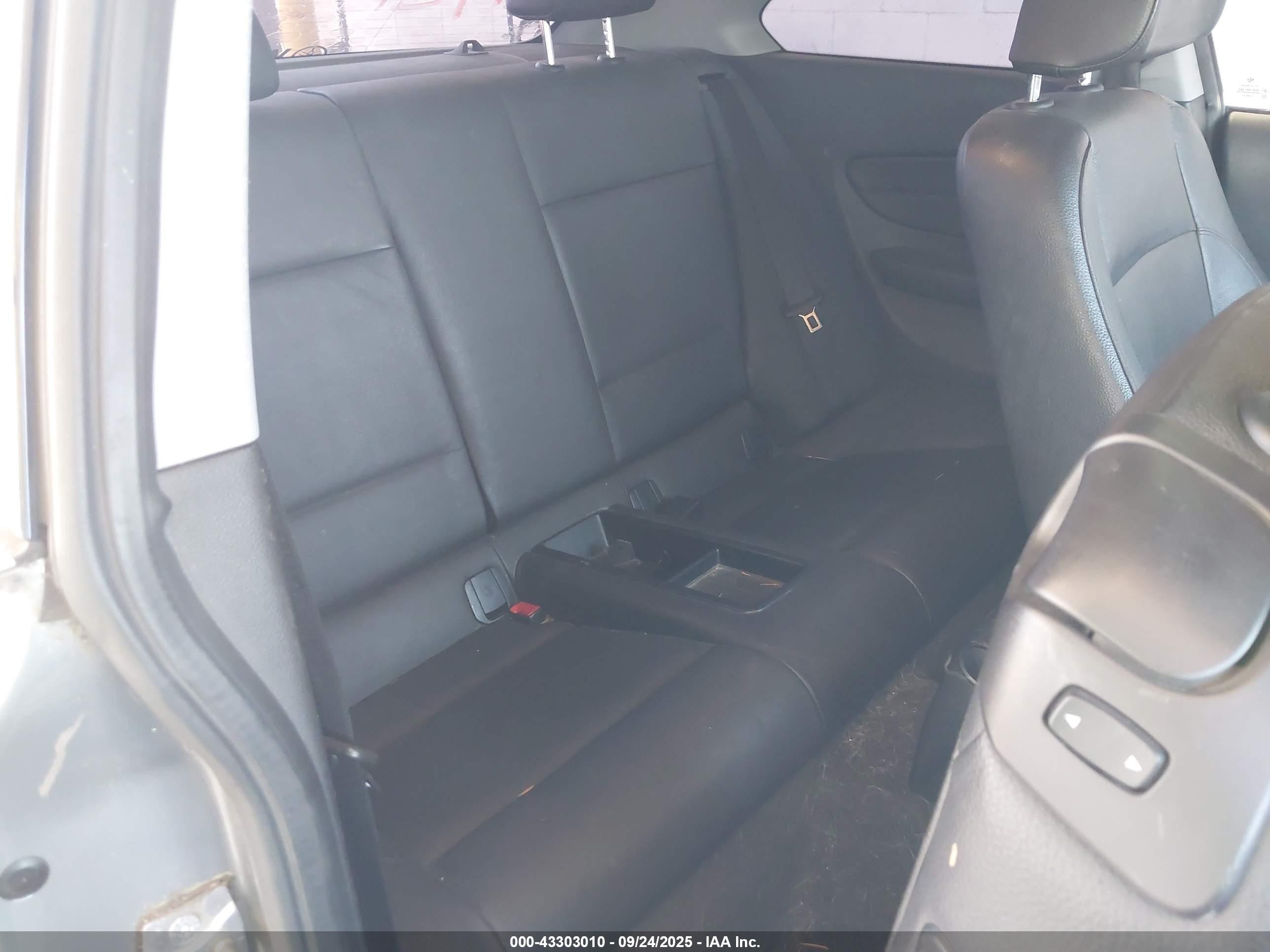 2012 Bmw 128i   Серый vin: WBAUP9C5XCVL91817