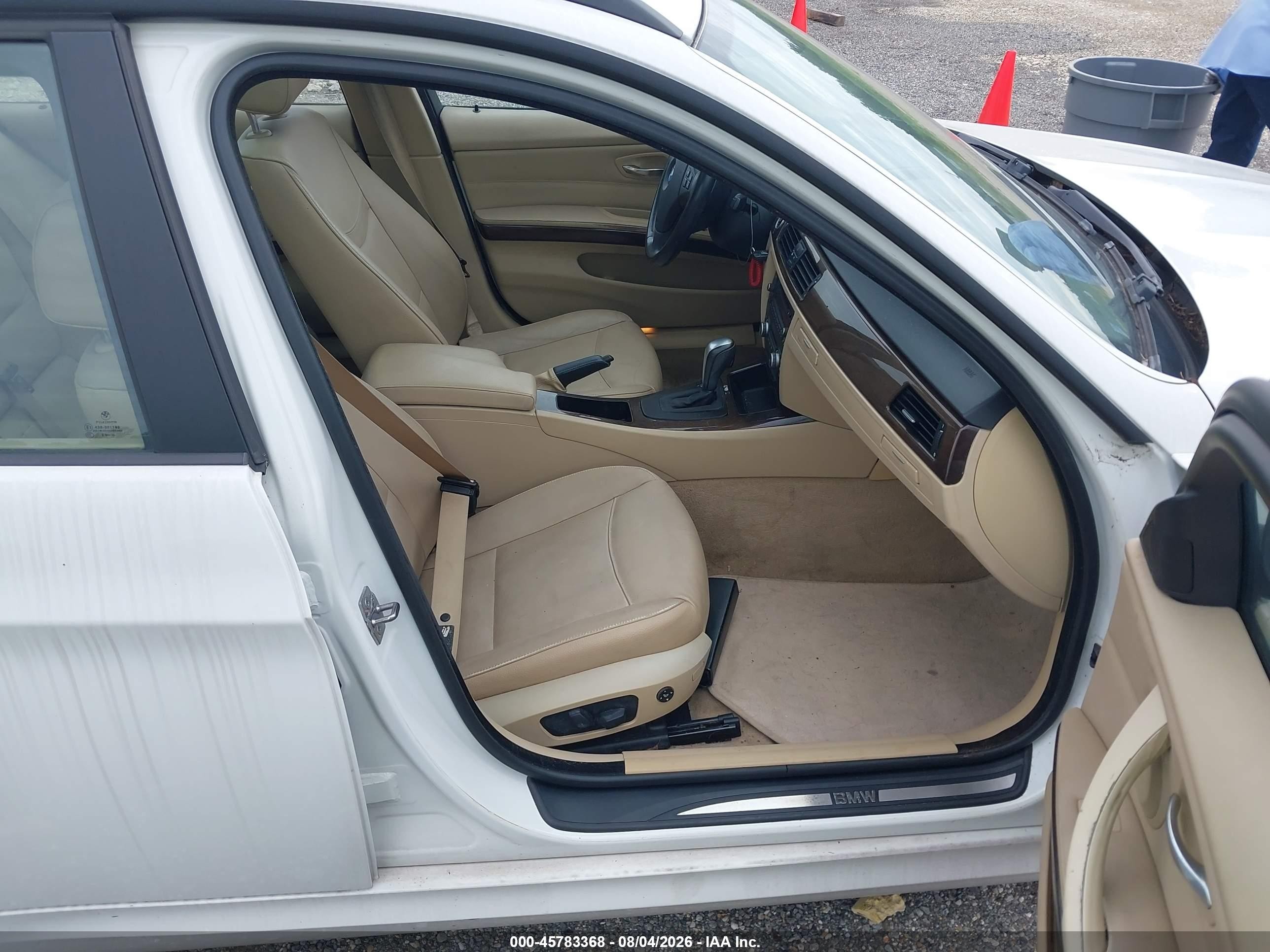 2009 Bmw 328i   White vin: WBAUT935X9A191208