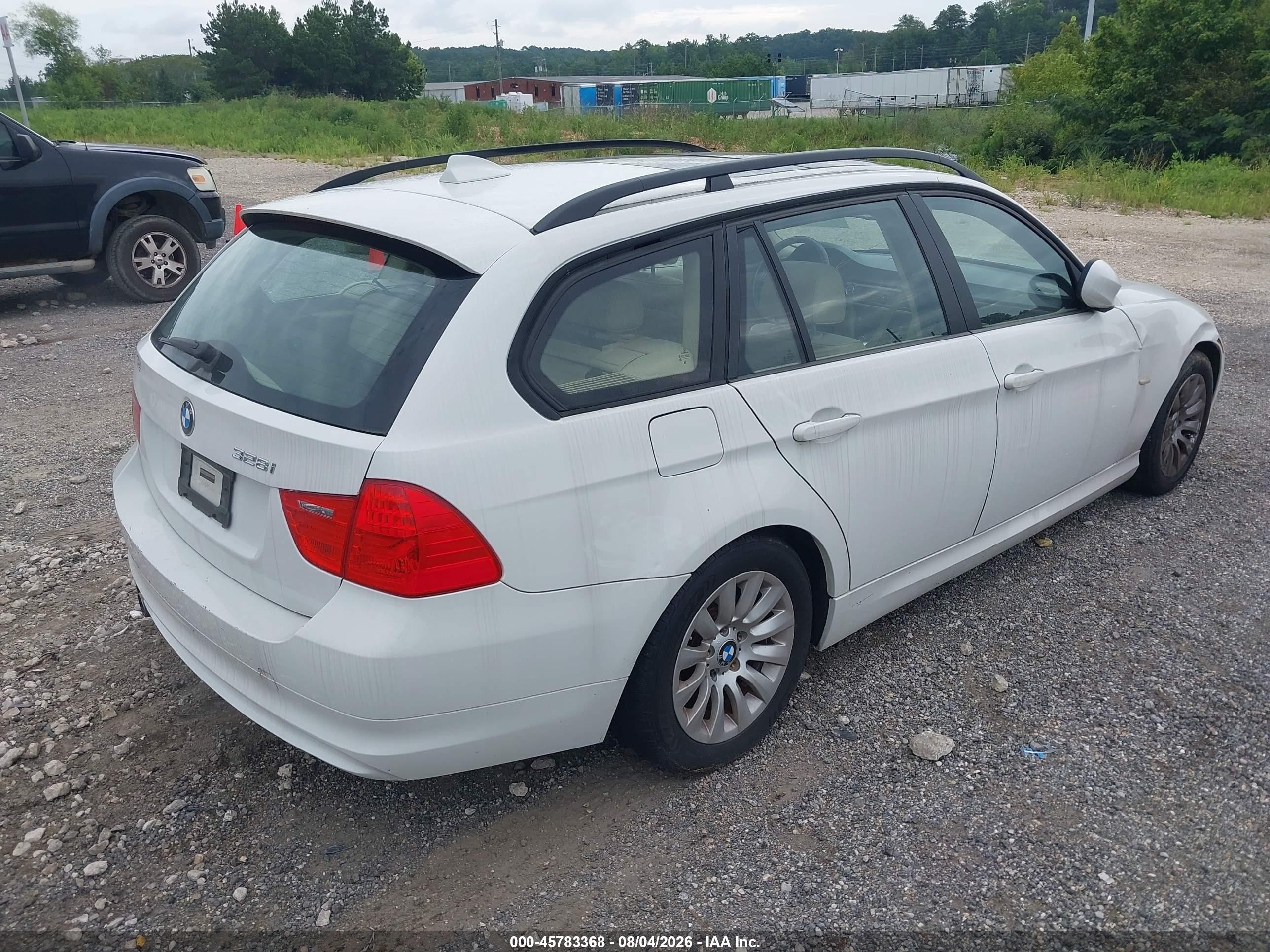 2009 Bmw 328i   White vin: WBAUT935X9A191208