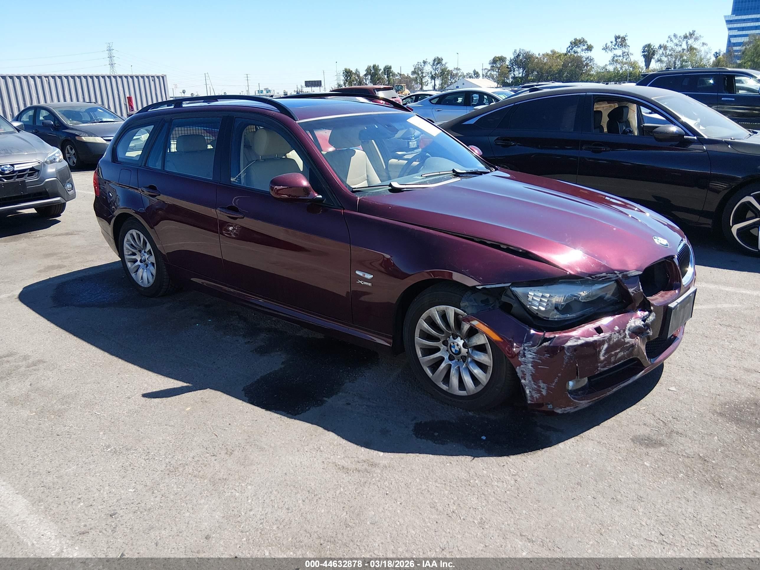 2009 Bmw 328i Xdrive Burgundy vin: WBAUU33589A539792