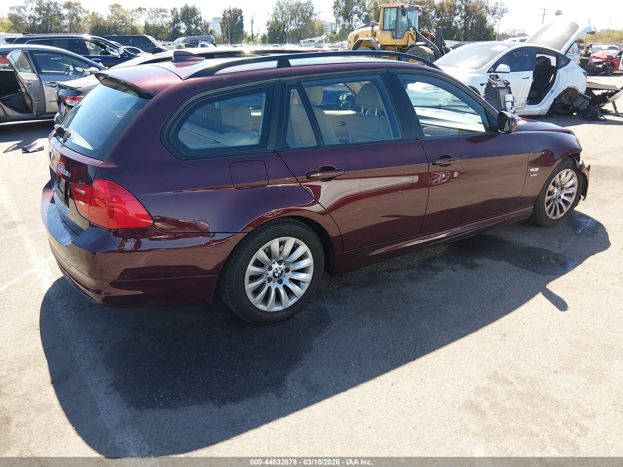 2009 Bmw 328i Xdrive Burgundy vin: WBAUU33589A539792