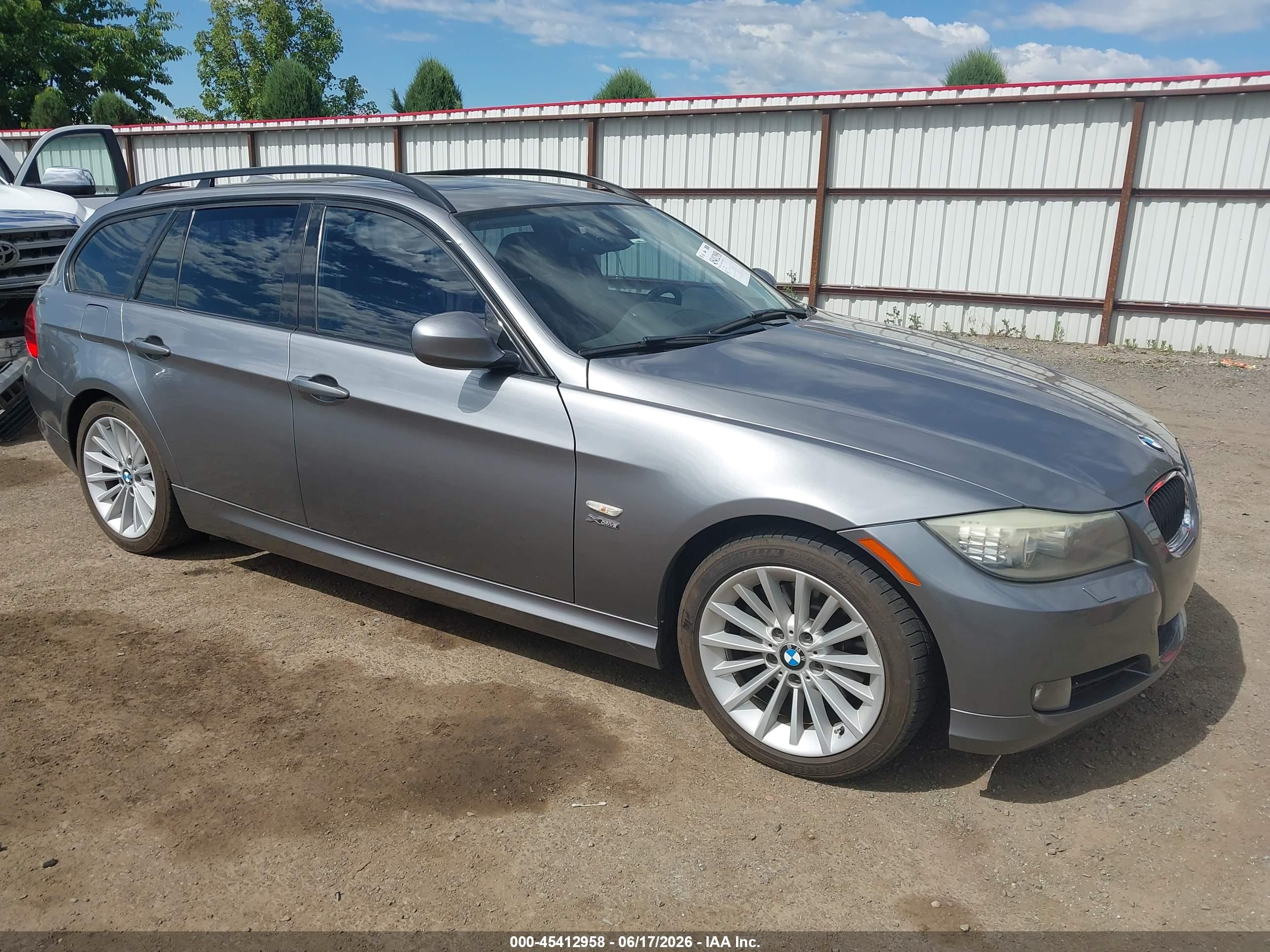 2010 Bmw 328i Xdrive Gray vin: WBAUU3C50AA540889