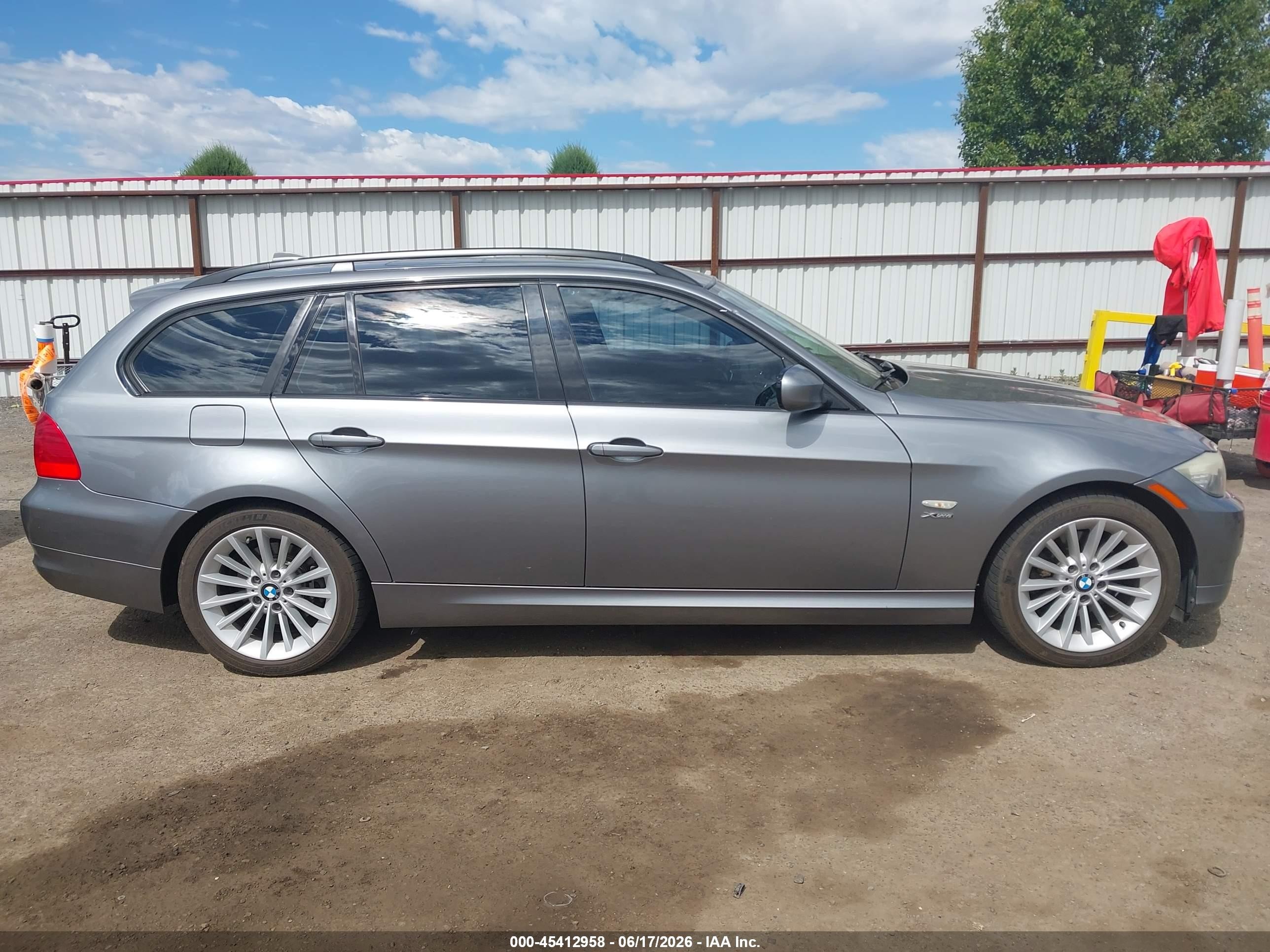 2010 Bmw 328i Xdrive Gray vin: WBAUU3C50AA540889