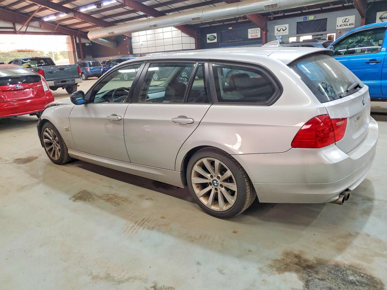 2012 Bmw 328 Xi Silver vin: WBAUU3C51CA951317