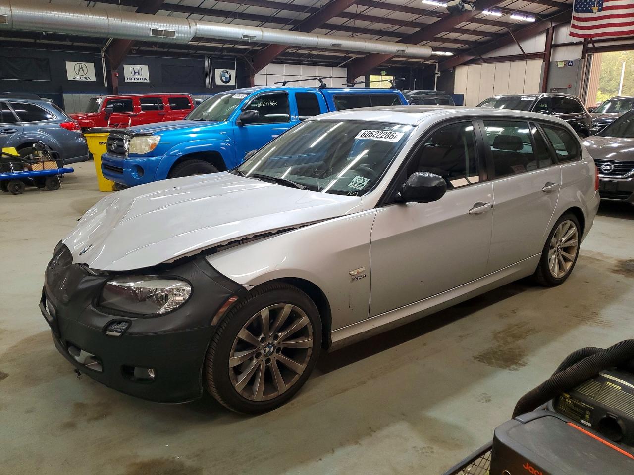 2012 Bmw 328 Xi Silver vin: WBAUU3C51CA951317