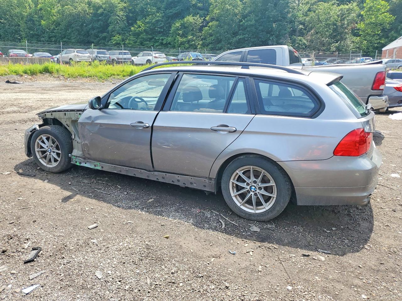2010 Bmw 328 Xi Silver vin: WBAUU3C55AA540953