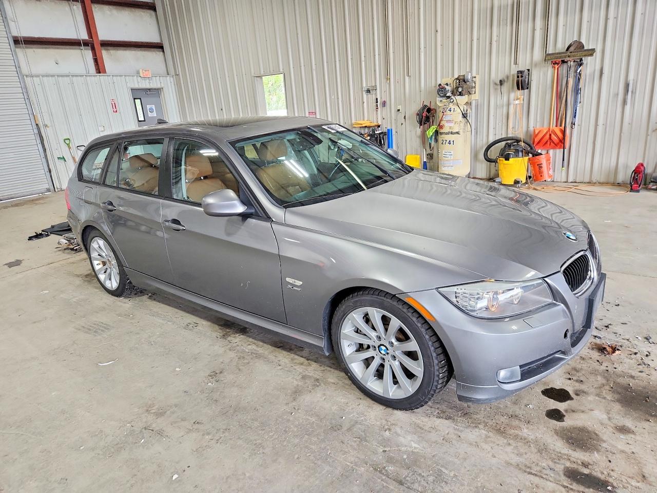 2012 Bmw 328i Silver vin: WBAUU3C58CA951170