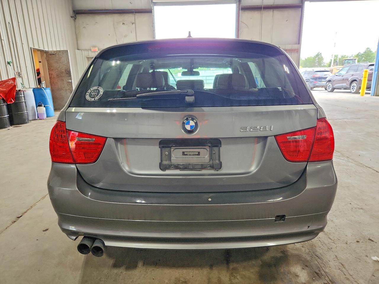 2012 Bmw 328i Silver vin: WBAUU3C58CA951170