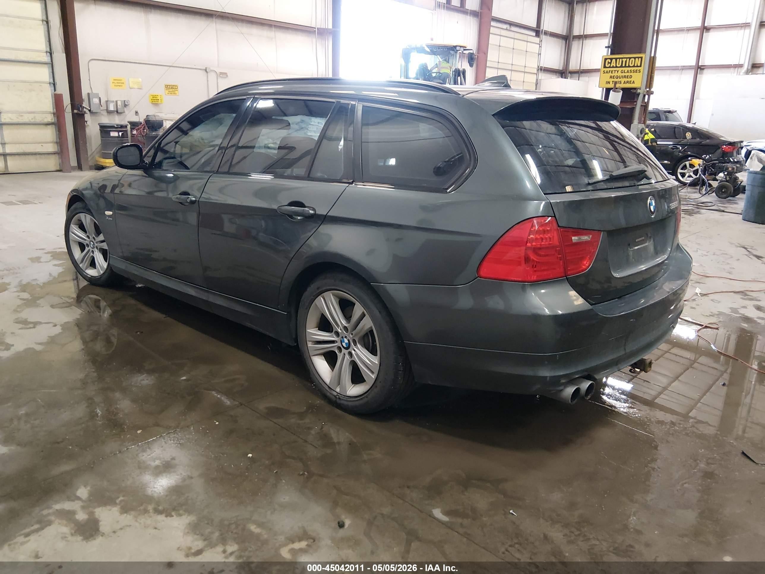 2011 Bmw 328i Xdrive Gray vin: WBAUU3C59BA950981