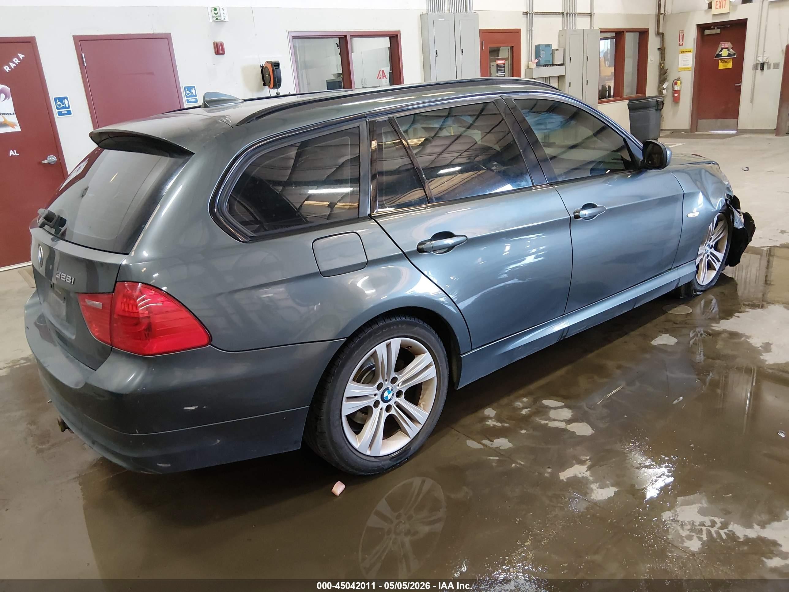 2011 Bmw 328i Xdrive Gray vin: WBAUU3C59BA950981