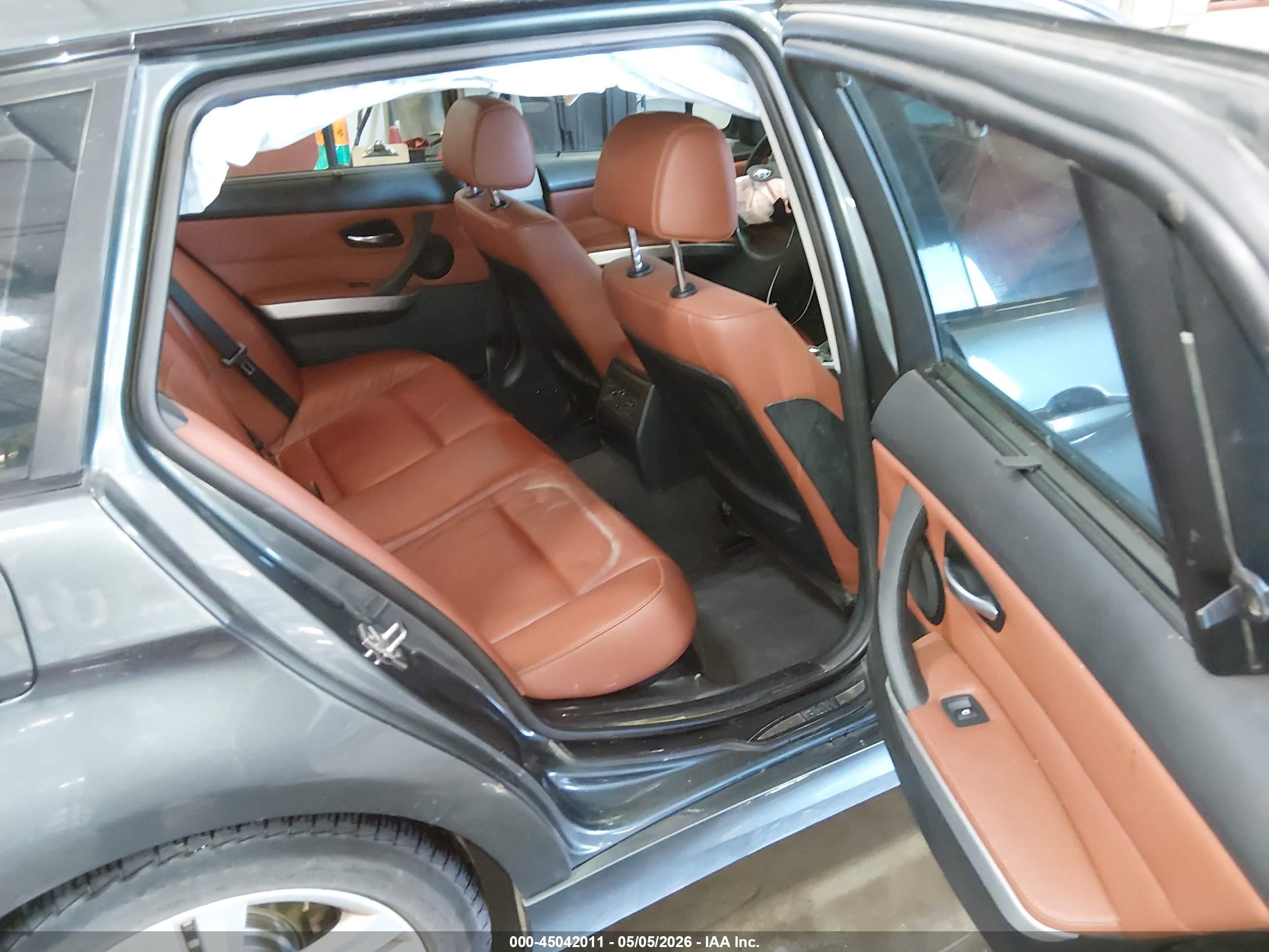 2011 Bmw 328i Xdrive Gray vin: WBAUU3C59BA950981