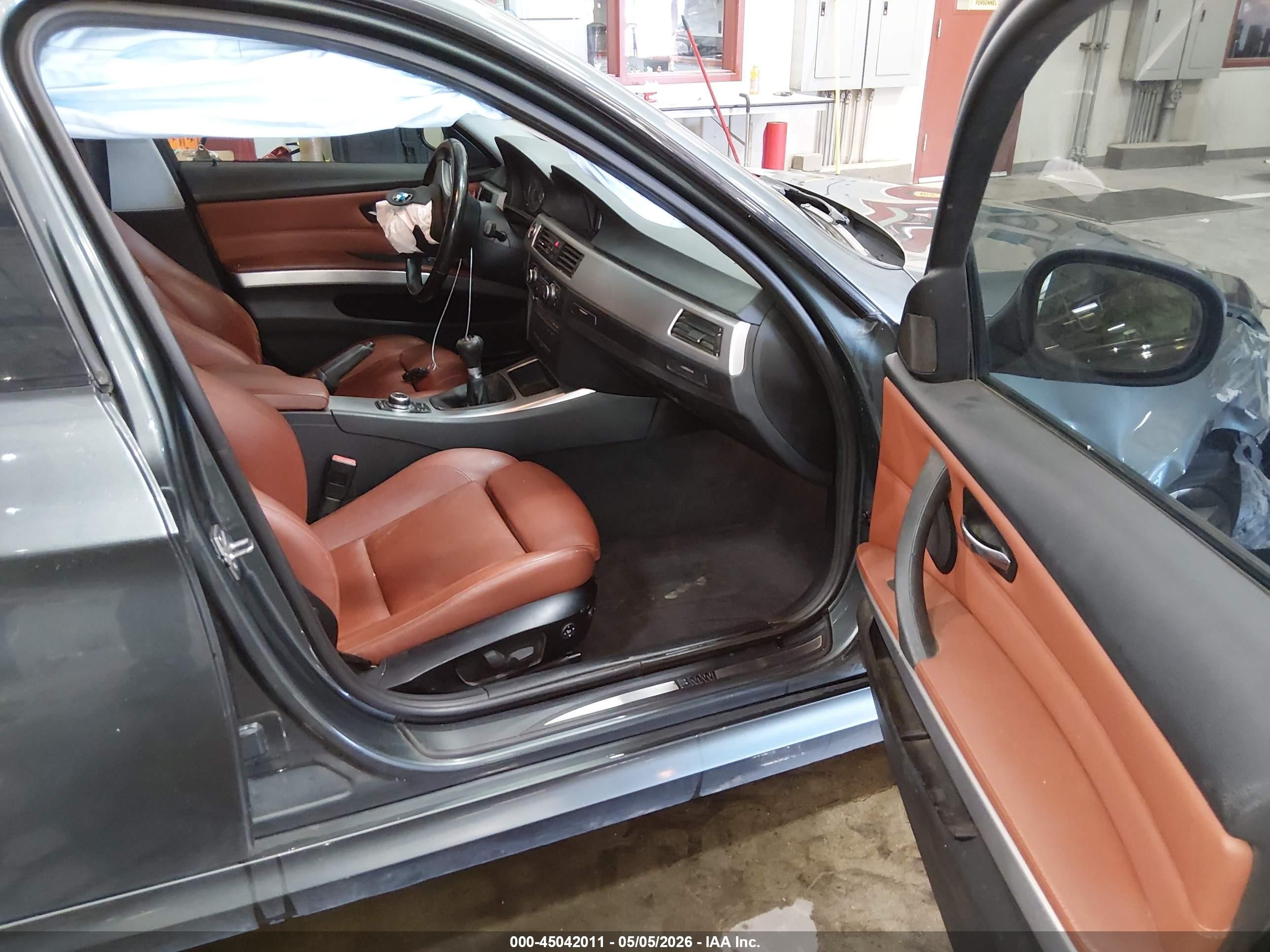 2011 Bmw 328i Xdrive Gray vin: WBAUU3C59BA950981