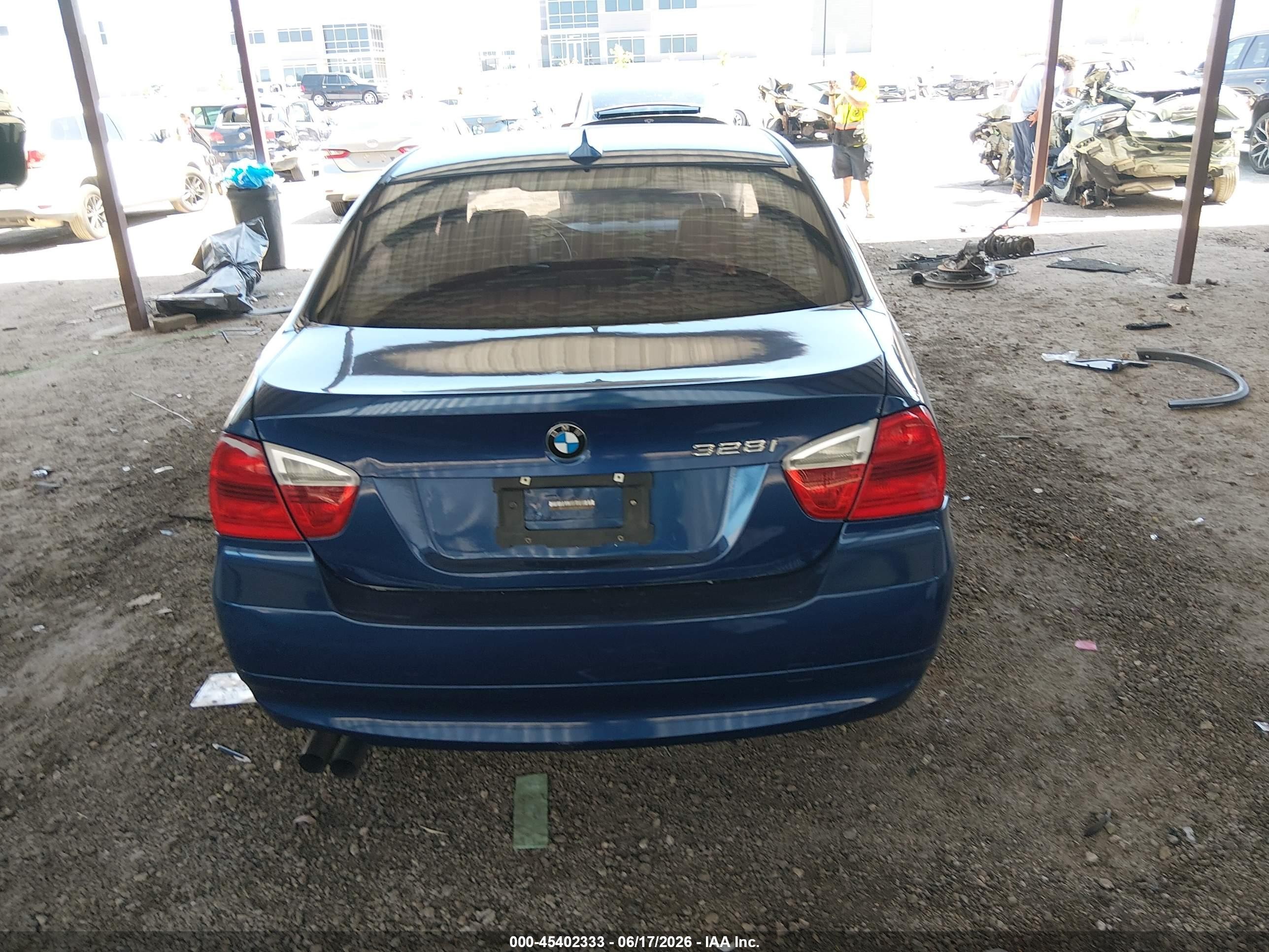 2007 Bmw 328i   Blue vin: WBAVA33517KX76645