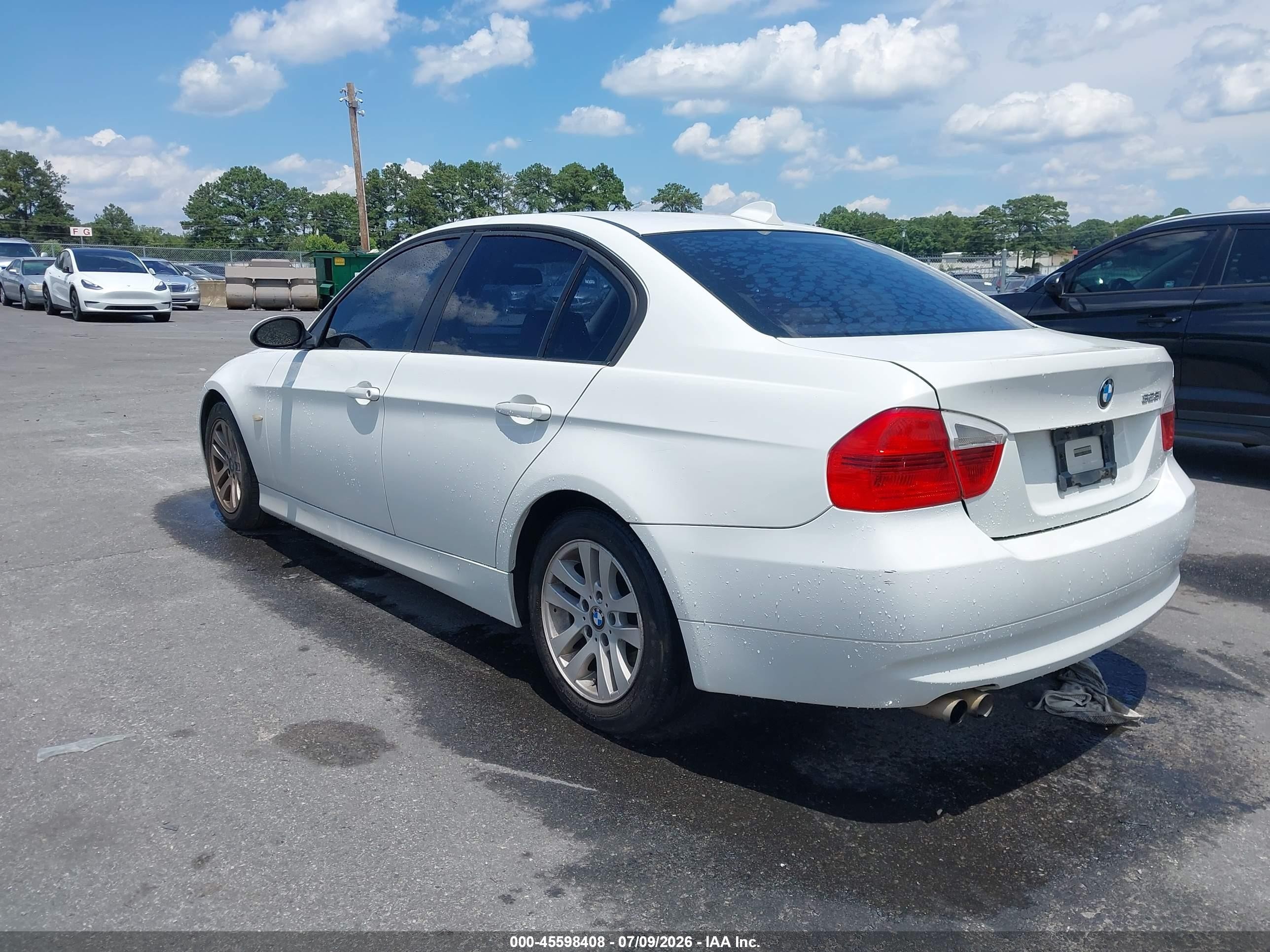 2007 Bmw 328i   White vin: WBAVA33517PV68008