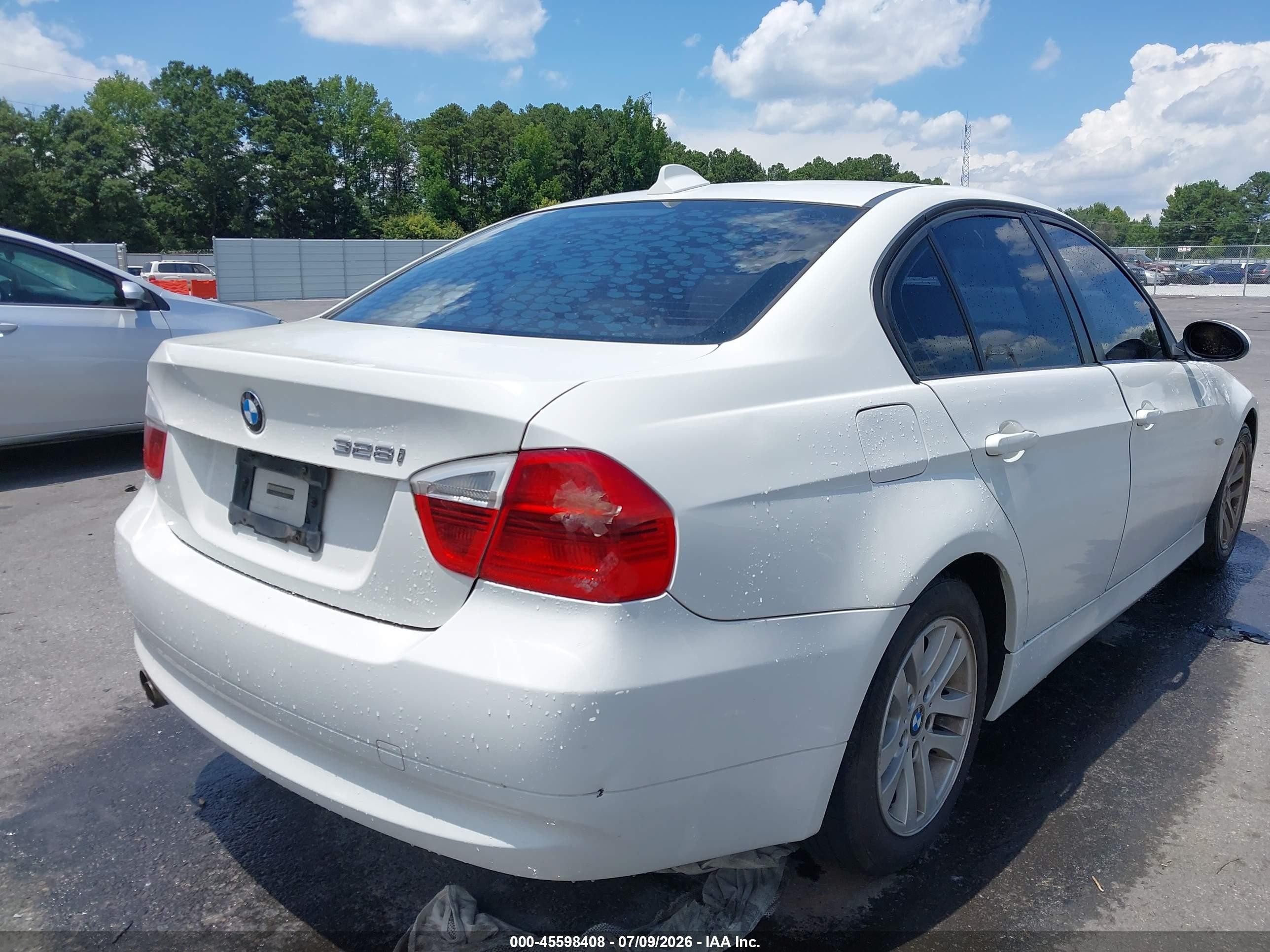 2007 Bmw 328i   White vin: WBAVA33517PV68008
