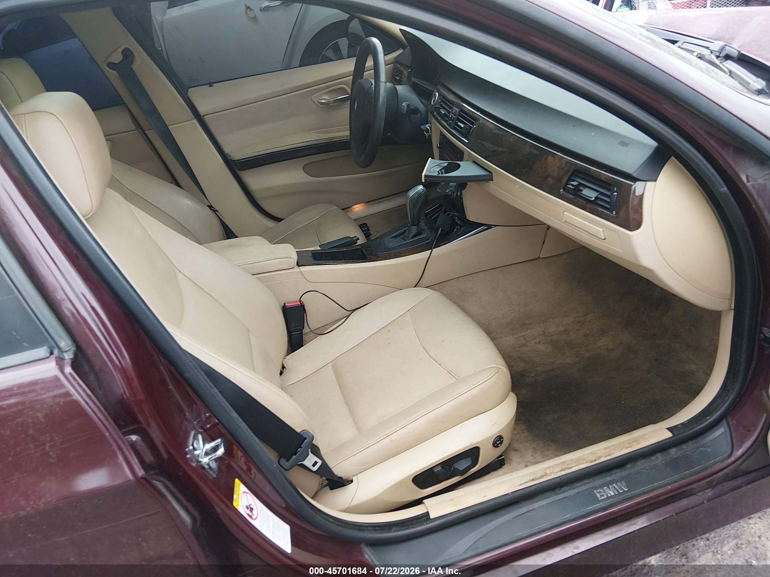 2008 Bmw 328i   Burgundy vin: WBAVA33518KX89459