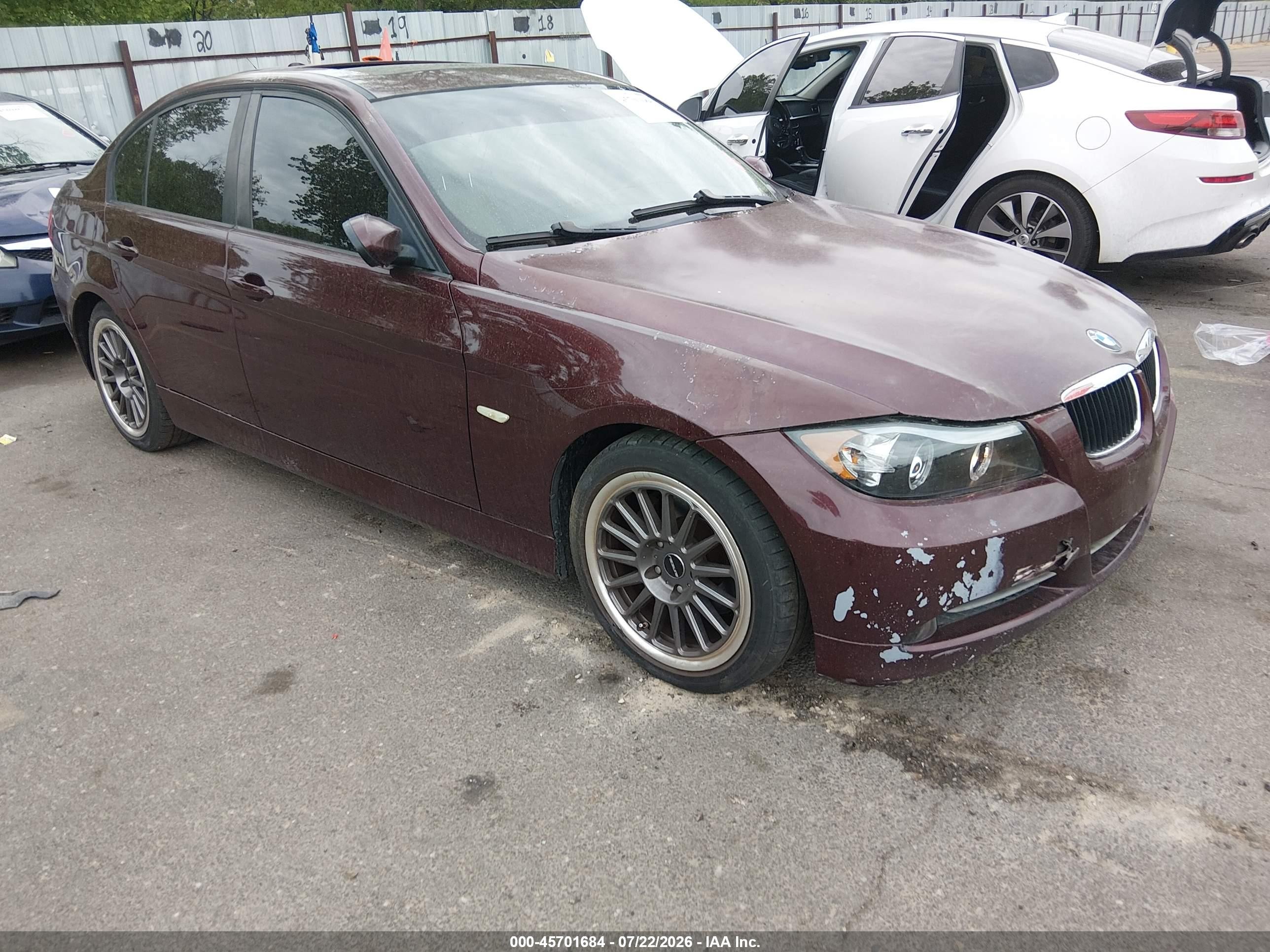 2008 Bmw 328i   Burgundy vin: WBAVA33518KX89459