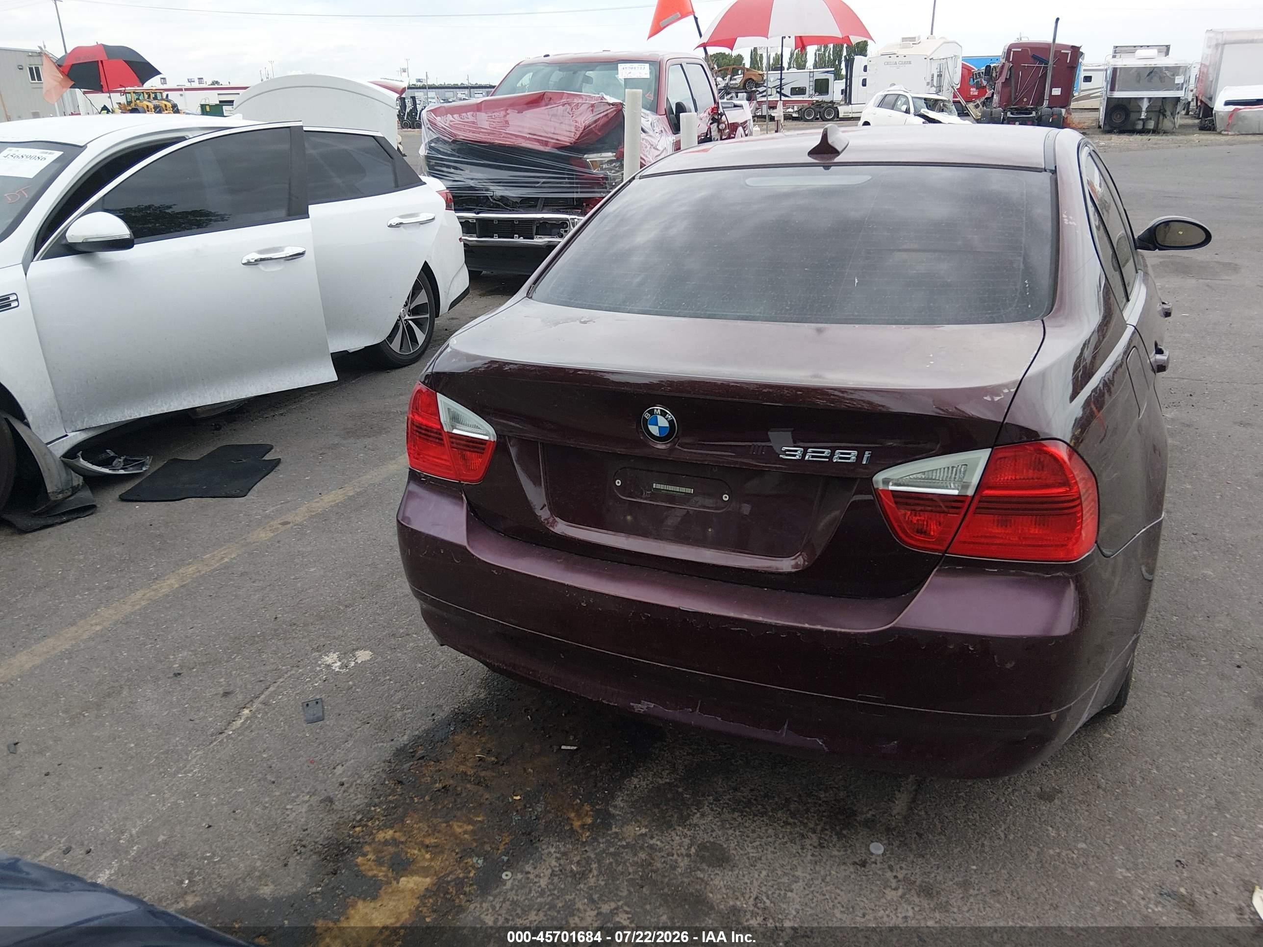 2008 Bmw 328i   Burgundy vin: WBAVA33518KX89459