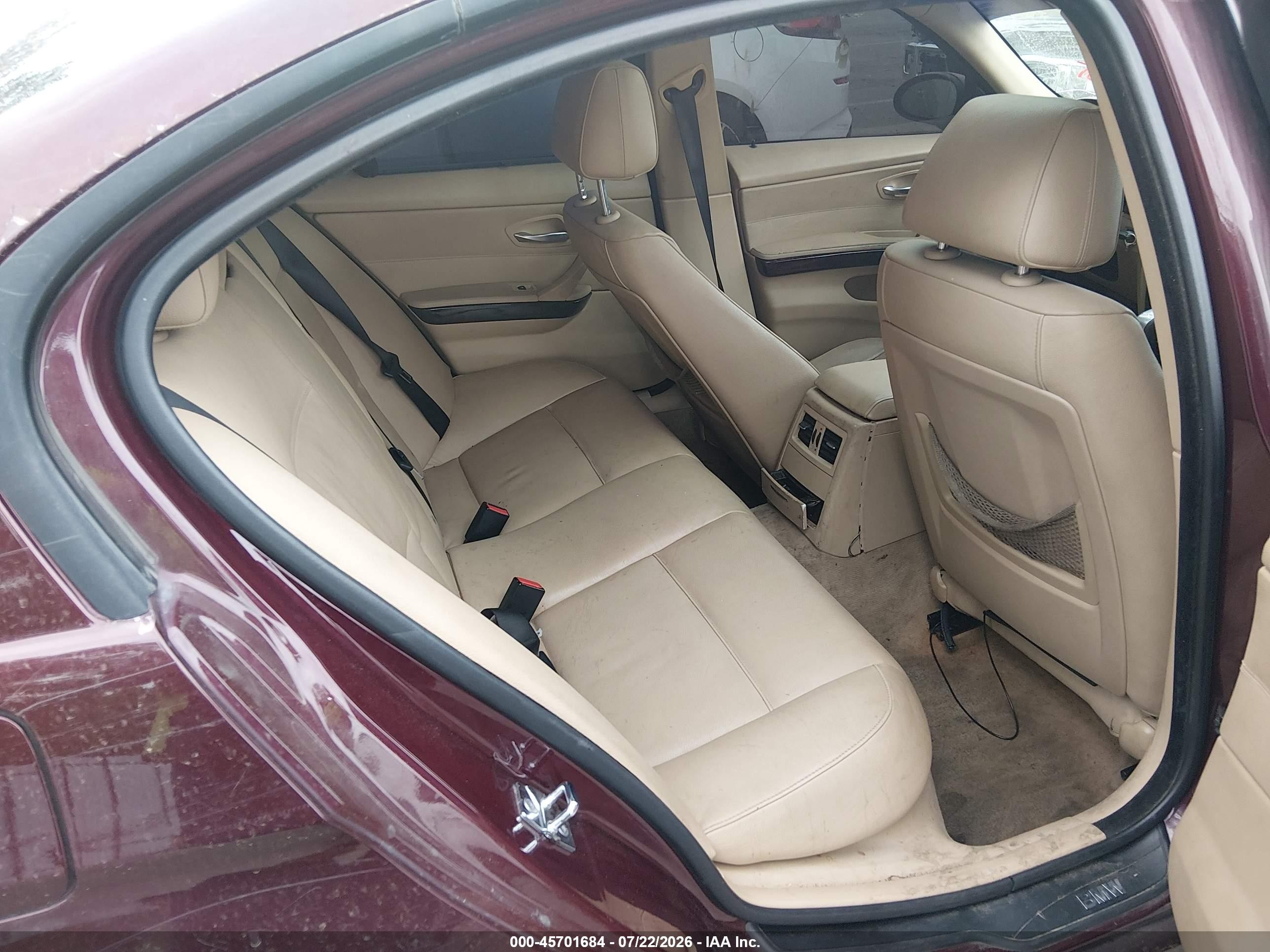2008 Bmw 328i   Burgundy vin: WBAVA33518KX89459