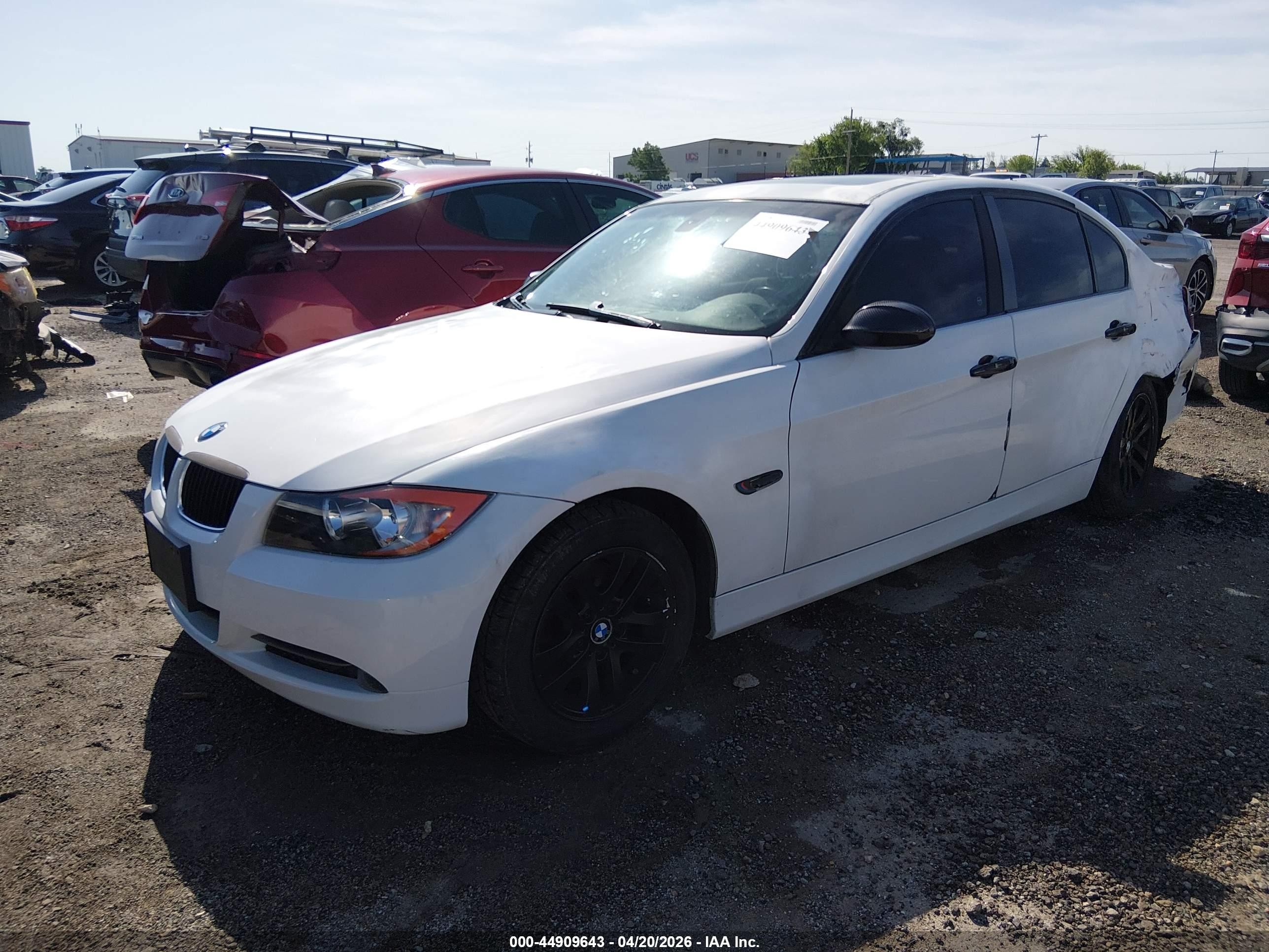 2008 Bmw 328i   White vin: WBAVA33518KX89672