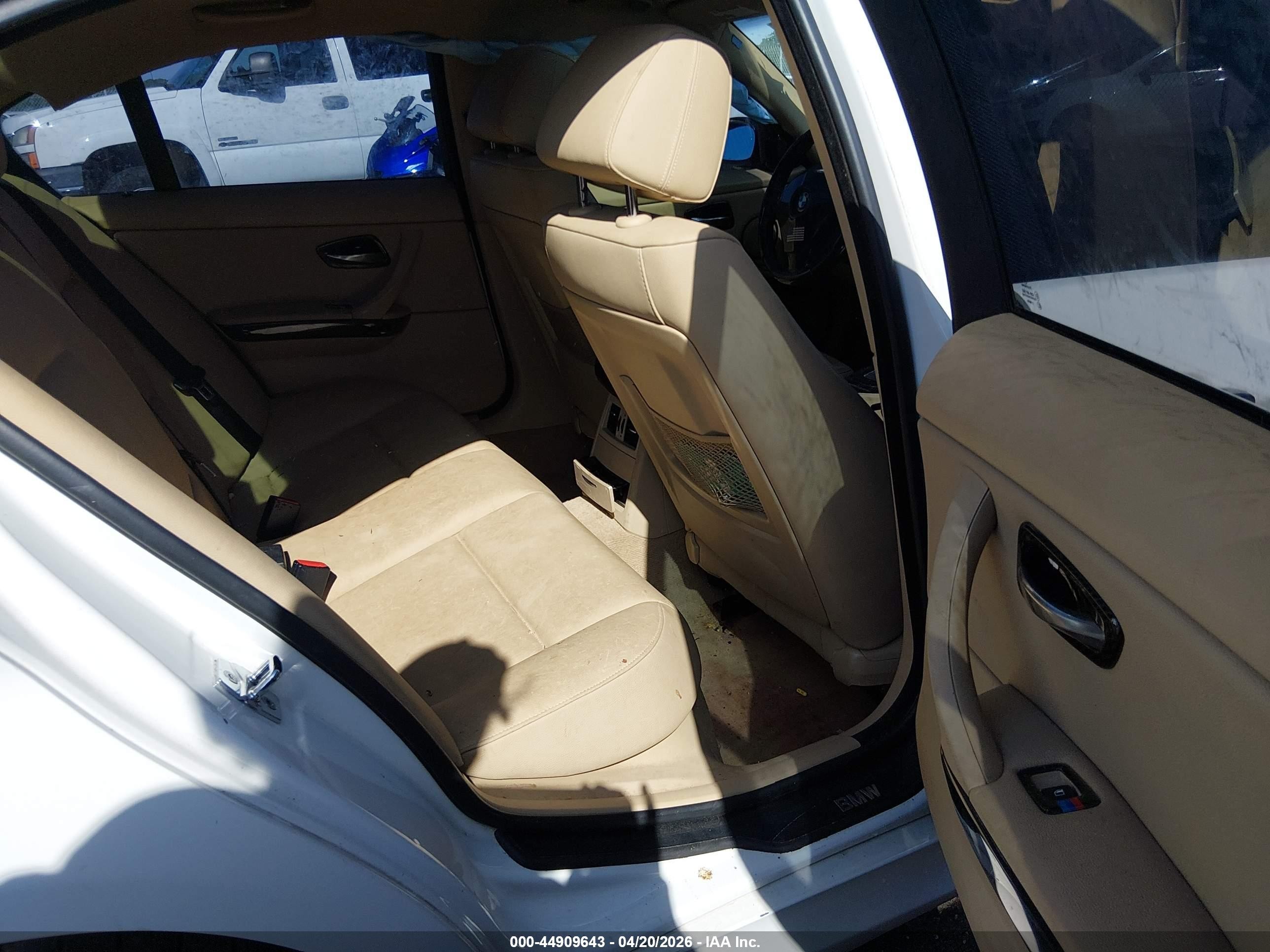 2008 Bmw 328i   White vin: WBAVA33518KX89672