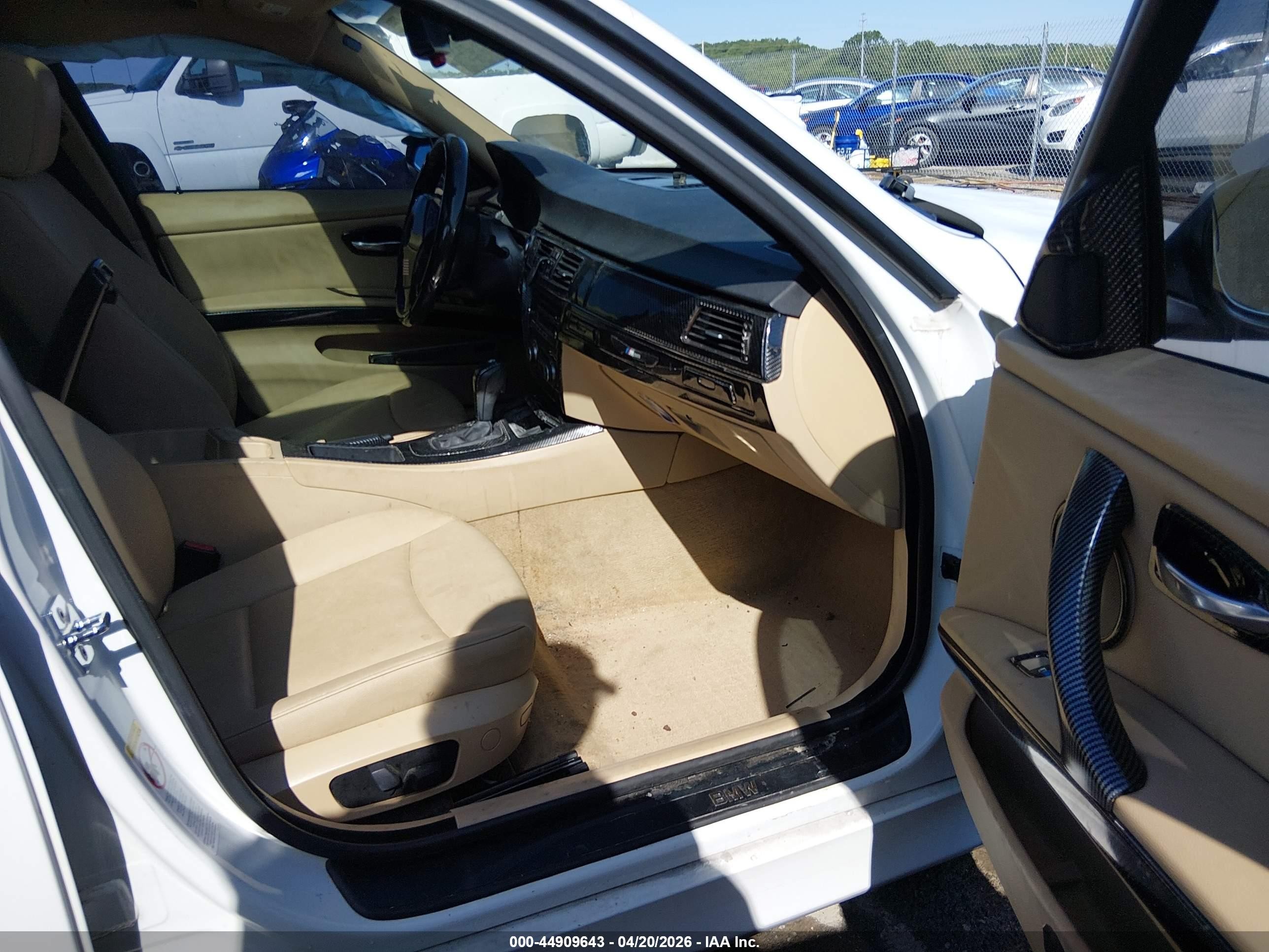 2008 Bmw 328i   White vin: WBAVA33518KX89672