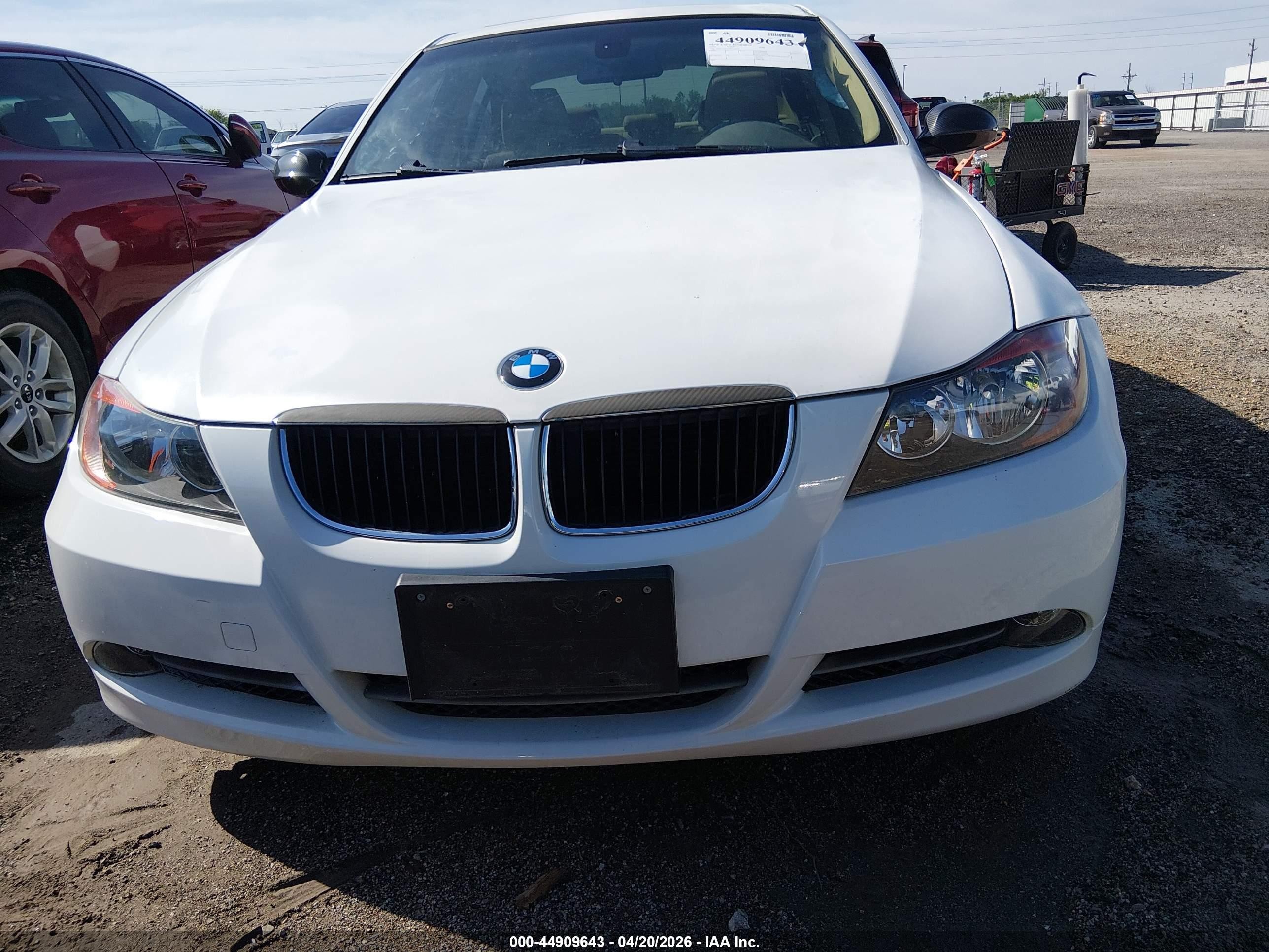 2008 Bmw 328i   White vin: WBAVA33518KX89672