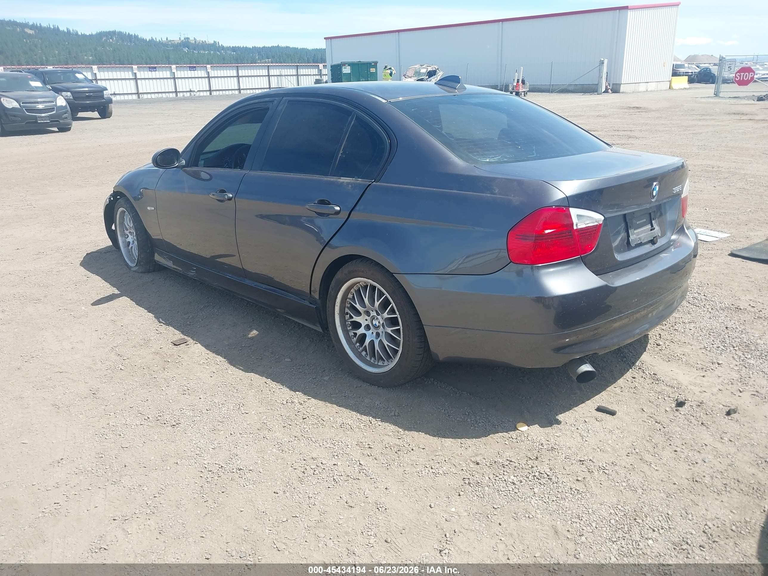 2007 Bmw 328i   Серый vin: WBAVA33557KX75790