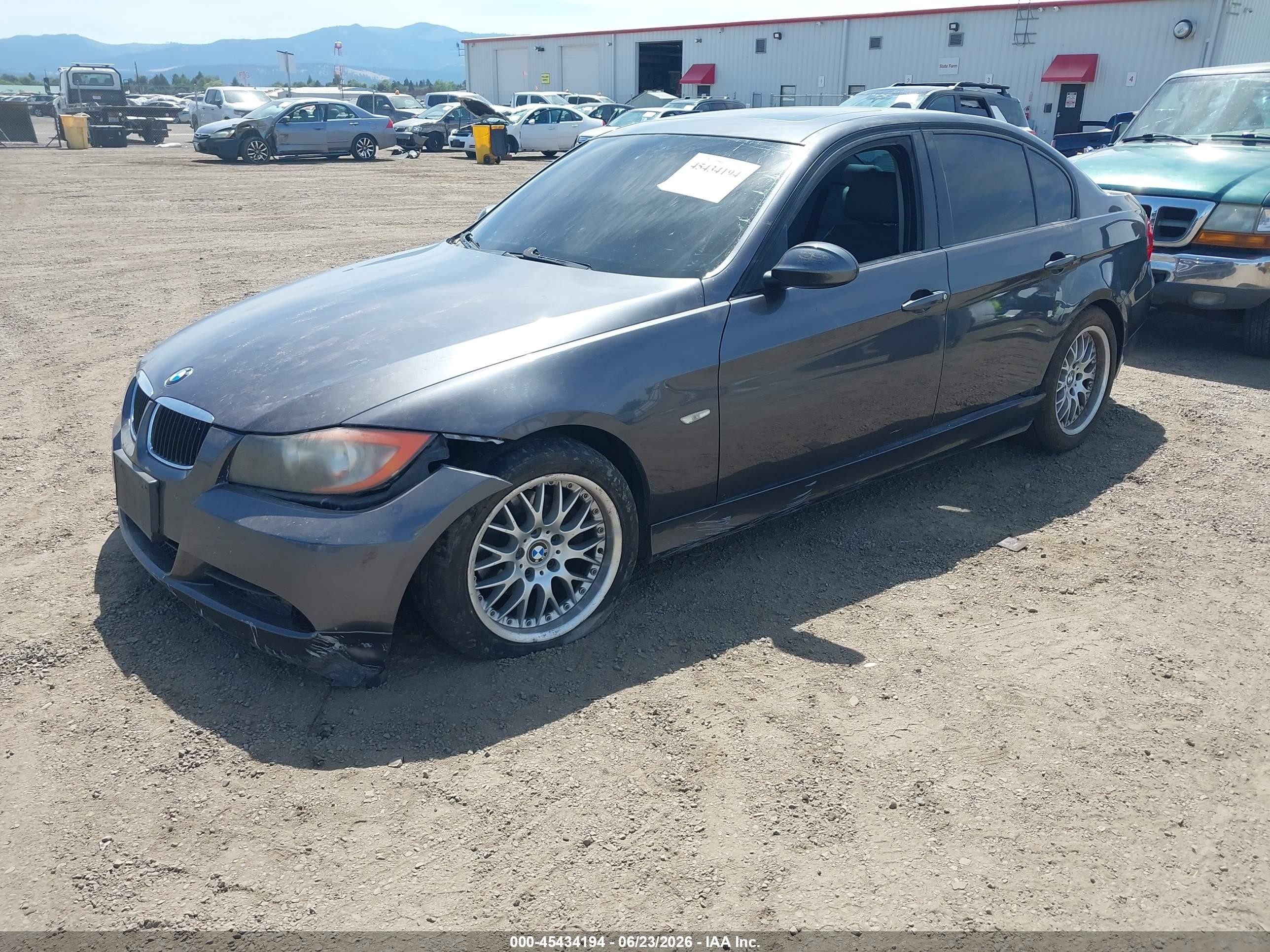 2007 Bmw 328i   Серый vin: WBAVA33557KX75790