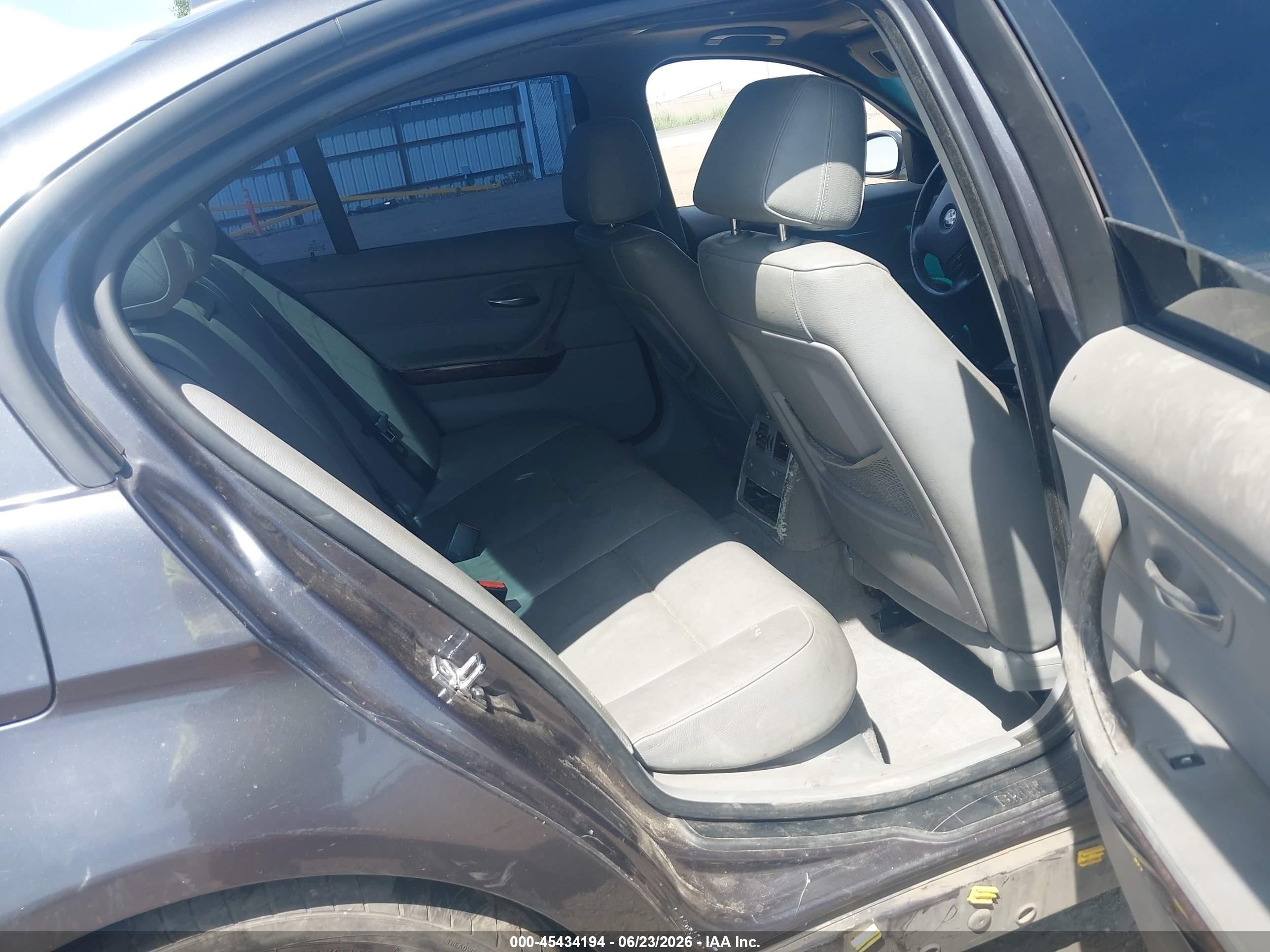 2007 Bmw 328i   Серый vin: WBAVA33557KX75790