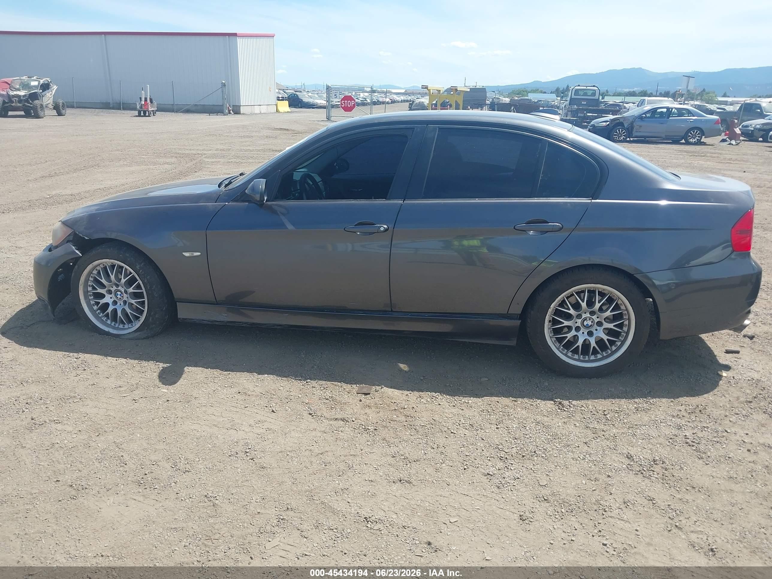 2007 Bmw 328i   Серый vin: WBAVA33557KX75790