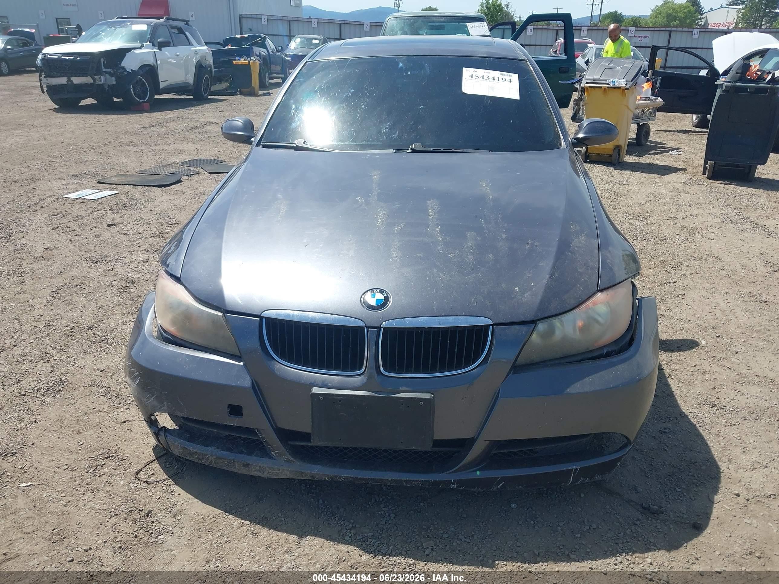 2007 Bmw 328i   Серый vin: WBAVA33557KX75790