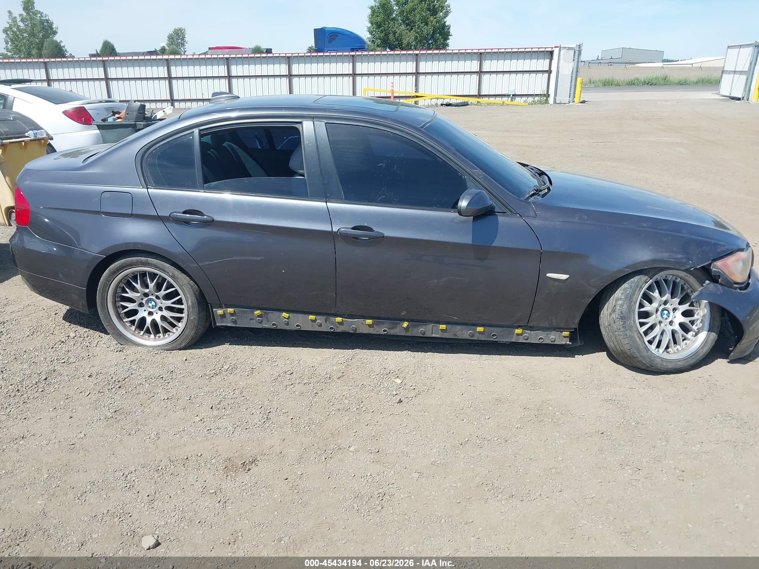 2007 Bmw 328i   Серый vin: WBAVA33557KX75790