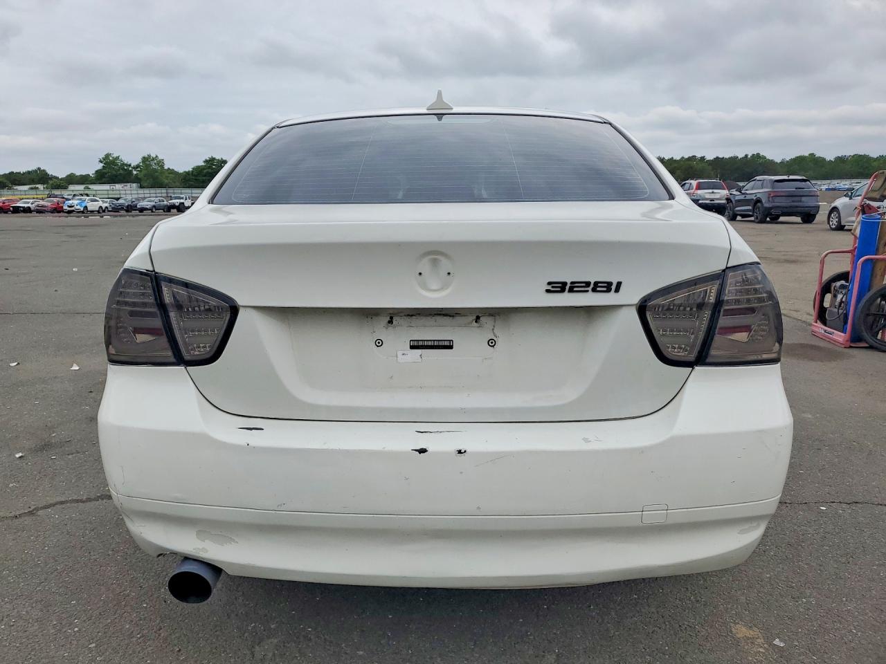 2007 Bmw 328 I White vin: WBAVA33557KX83436