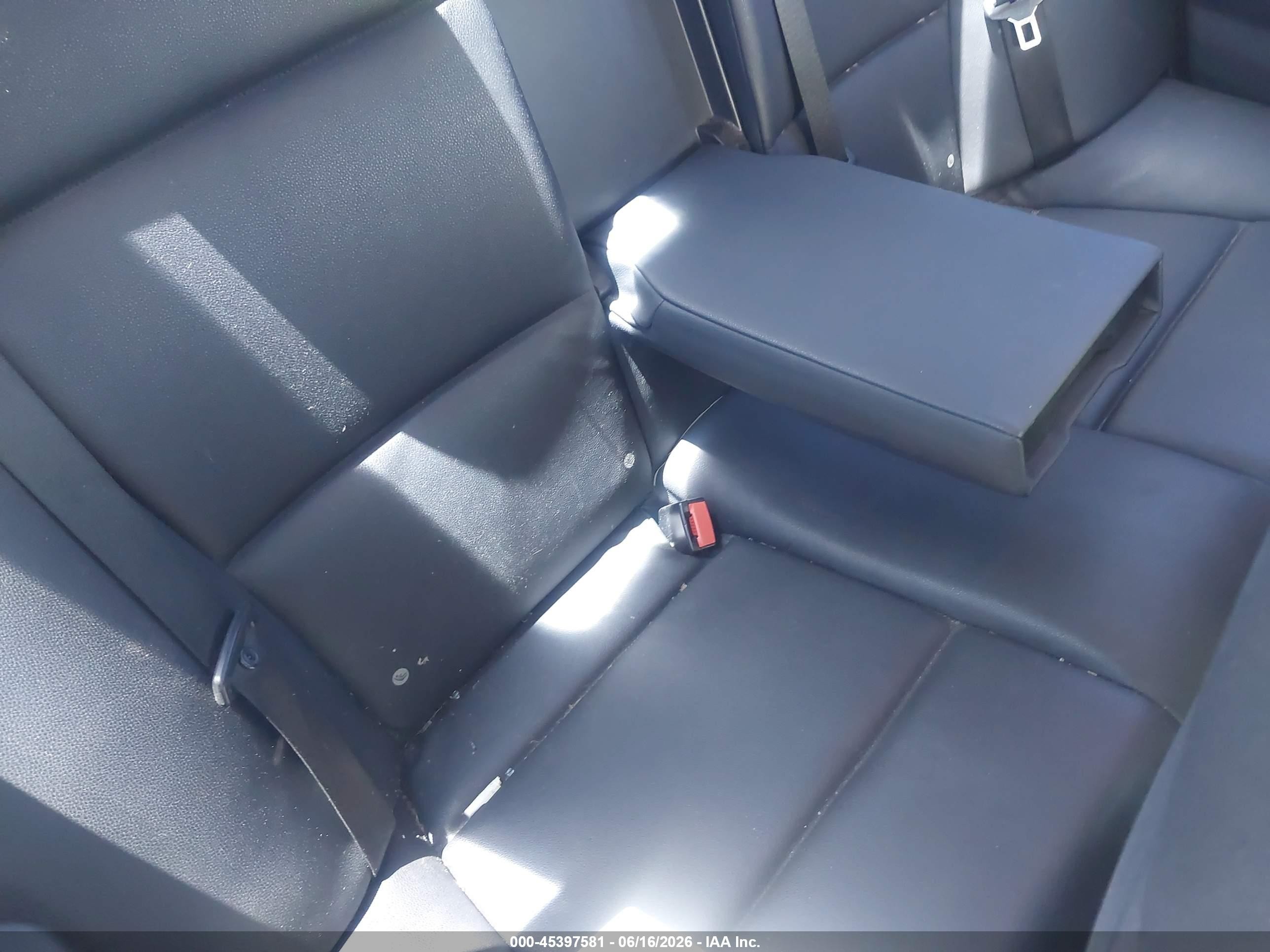 2008 Bmw 328i   Черный vin: WBAVA33558KX85415