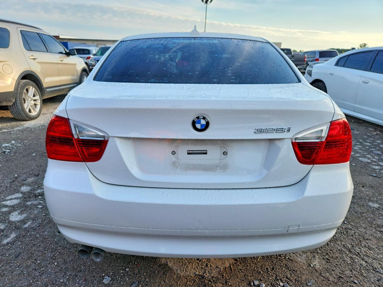2007 Bmw 328 I White vin: WBAVA33597KX75890