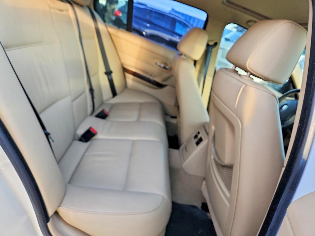 2007 Bmw 328 I White vin: WBAVA33597KX75890