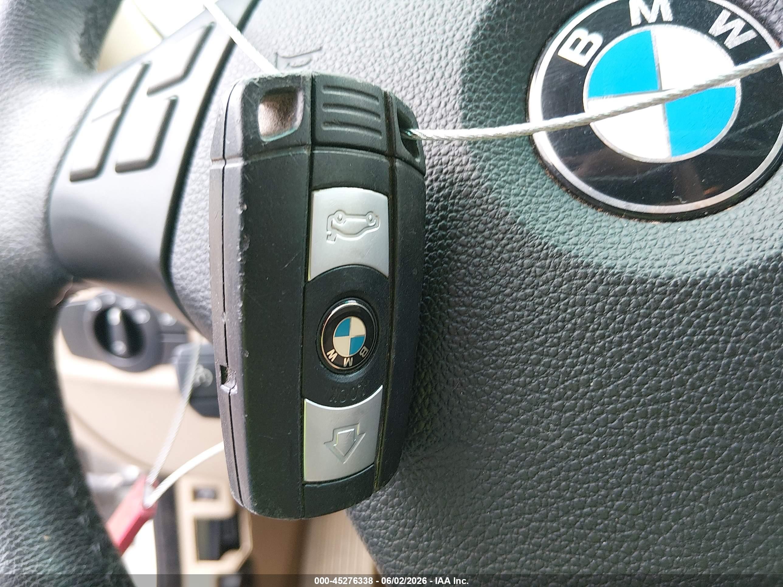 2008 Bmw 328i   White vin: WBAVA33598P143394