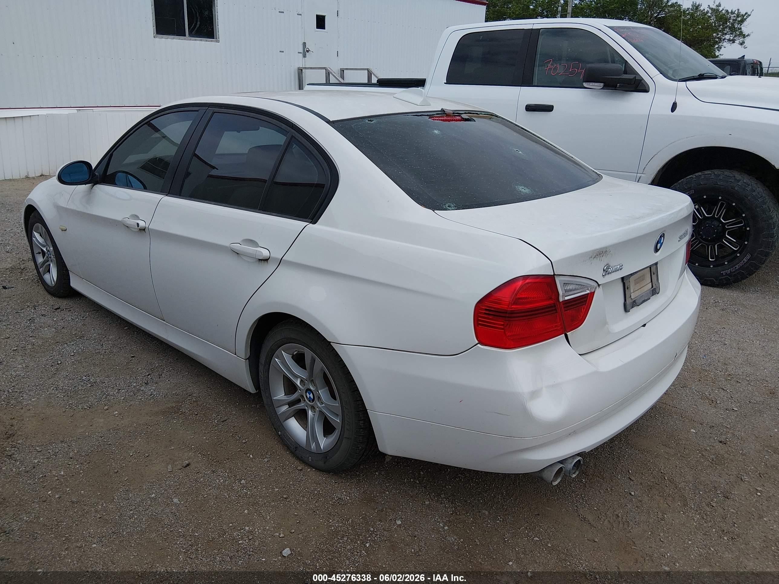 2008 Bmw 328i   White vin: WBAVA33598P143394