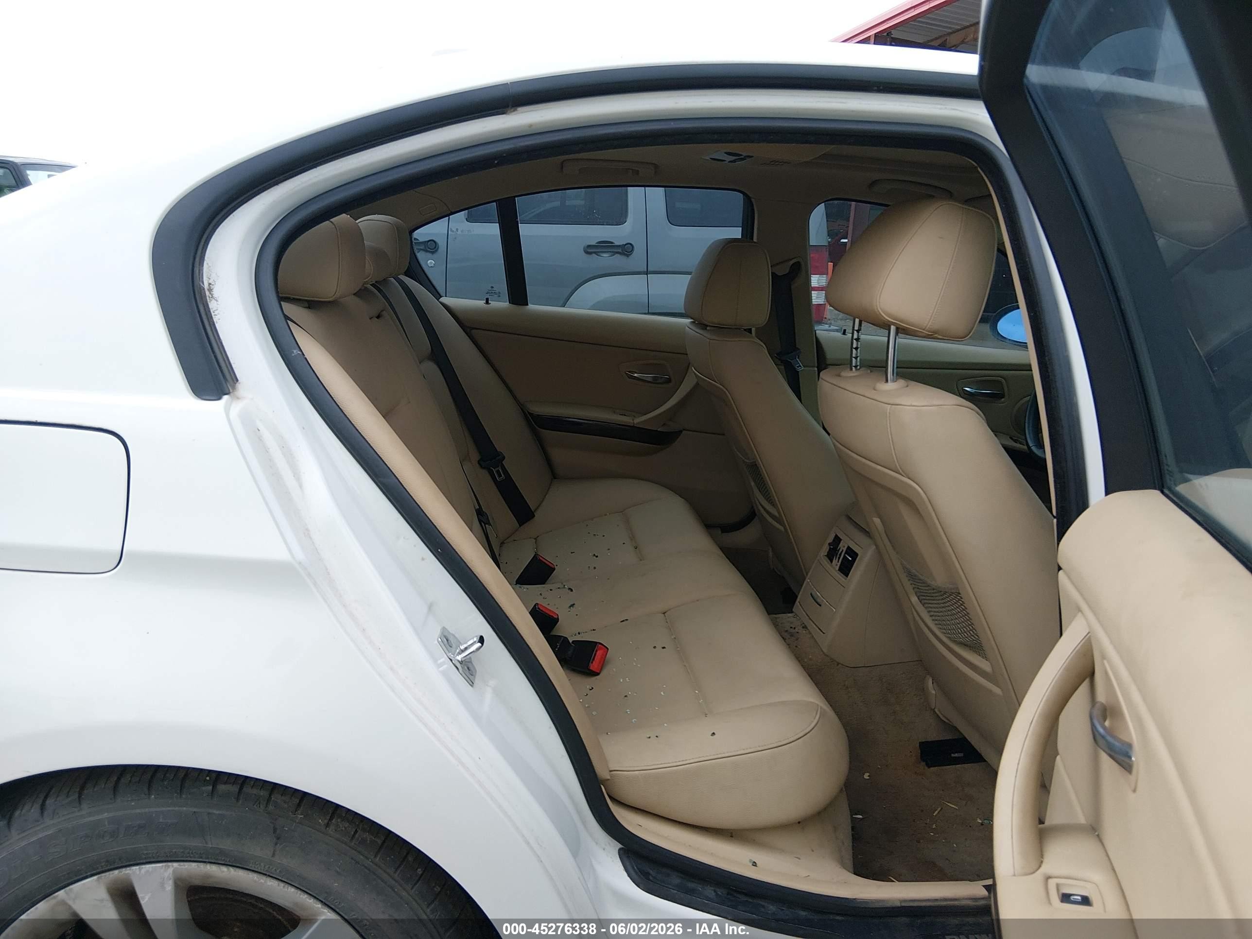 2008 Bmw 328i   White vin: WBAVA33598P143394
