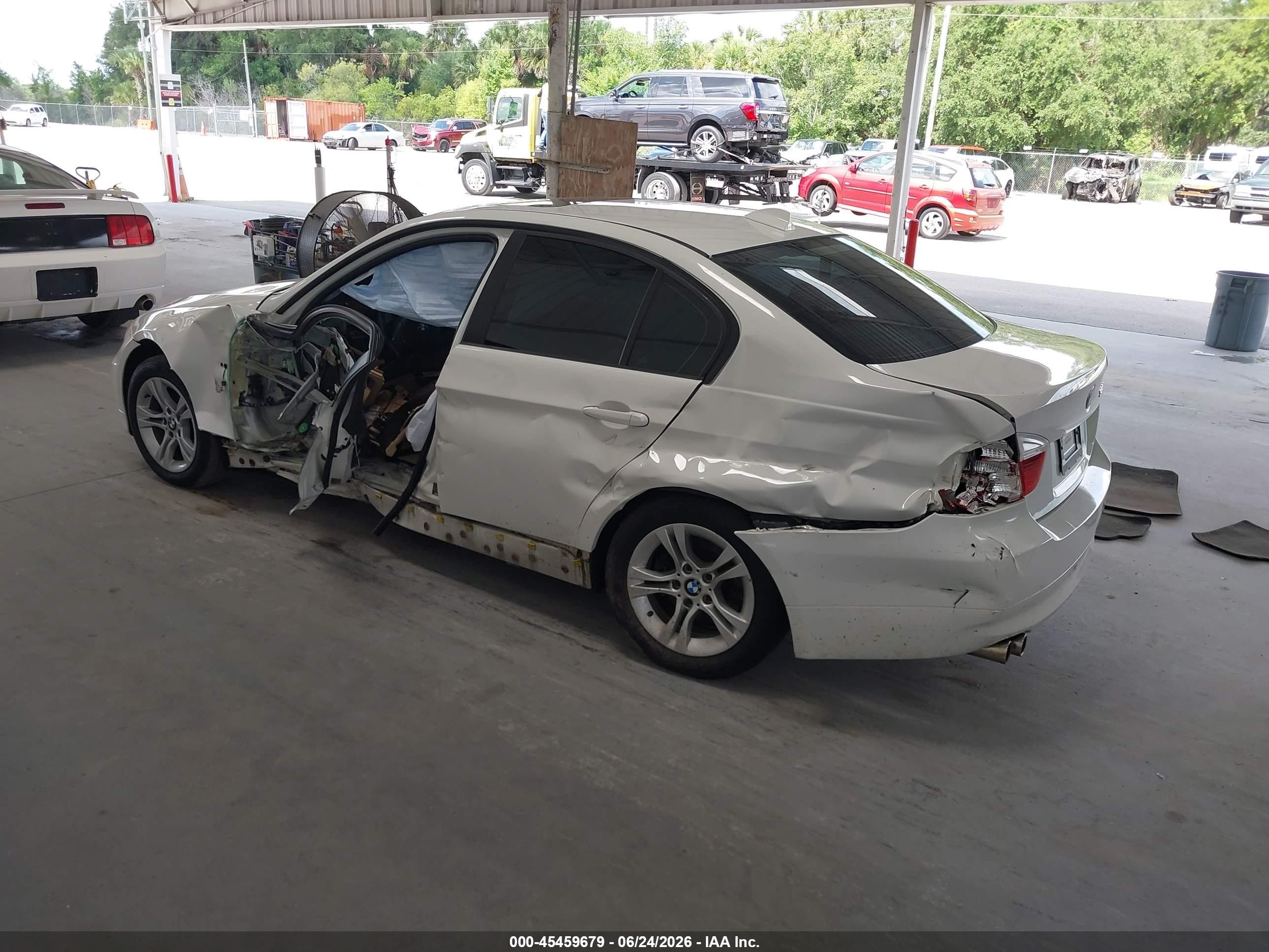 2008 Bmw 328i   White vin: WBAVA37578NL55393
