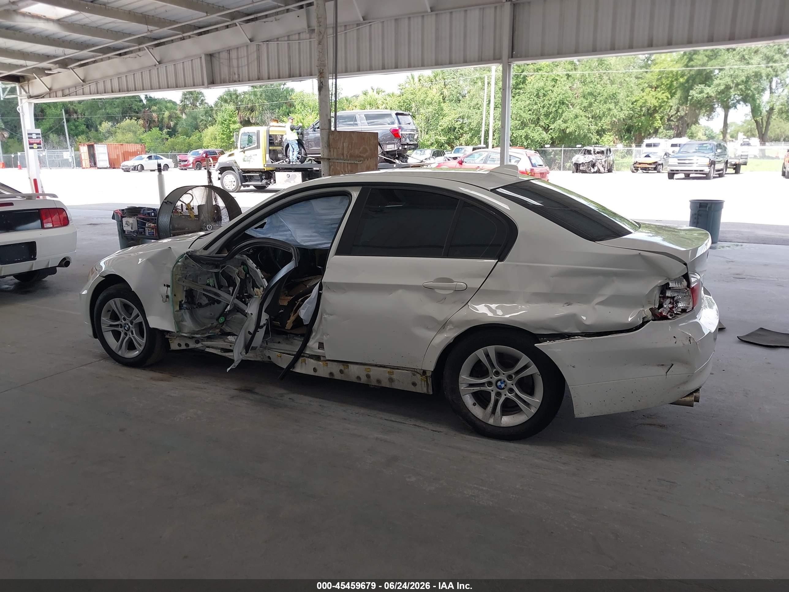 2008 Bmw 328i   White vin: WBAVA37578NL55393