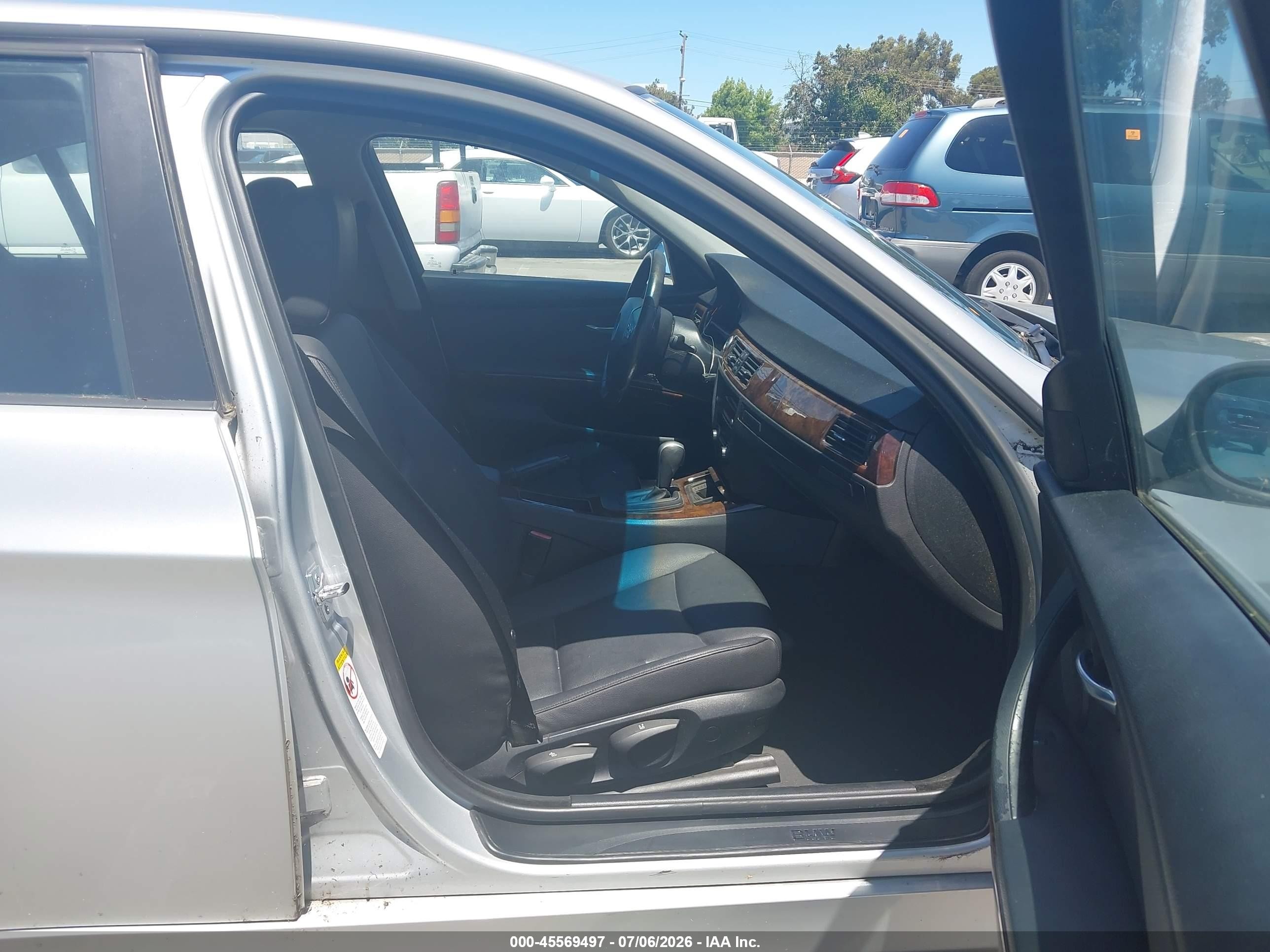 2006 Bmw 325i   Silver vin: WBAVB13556KX37086