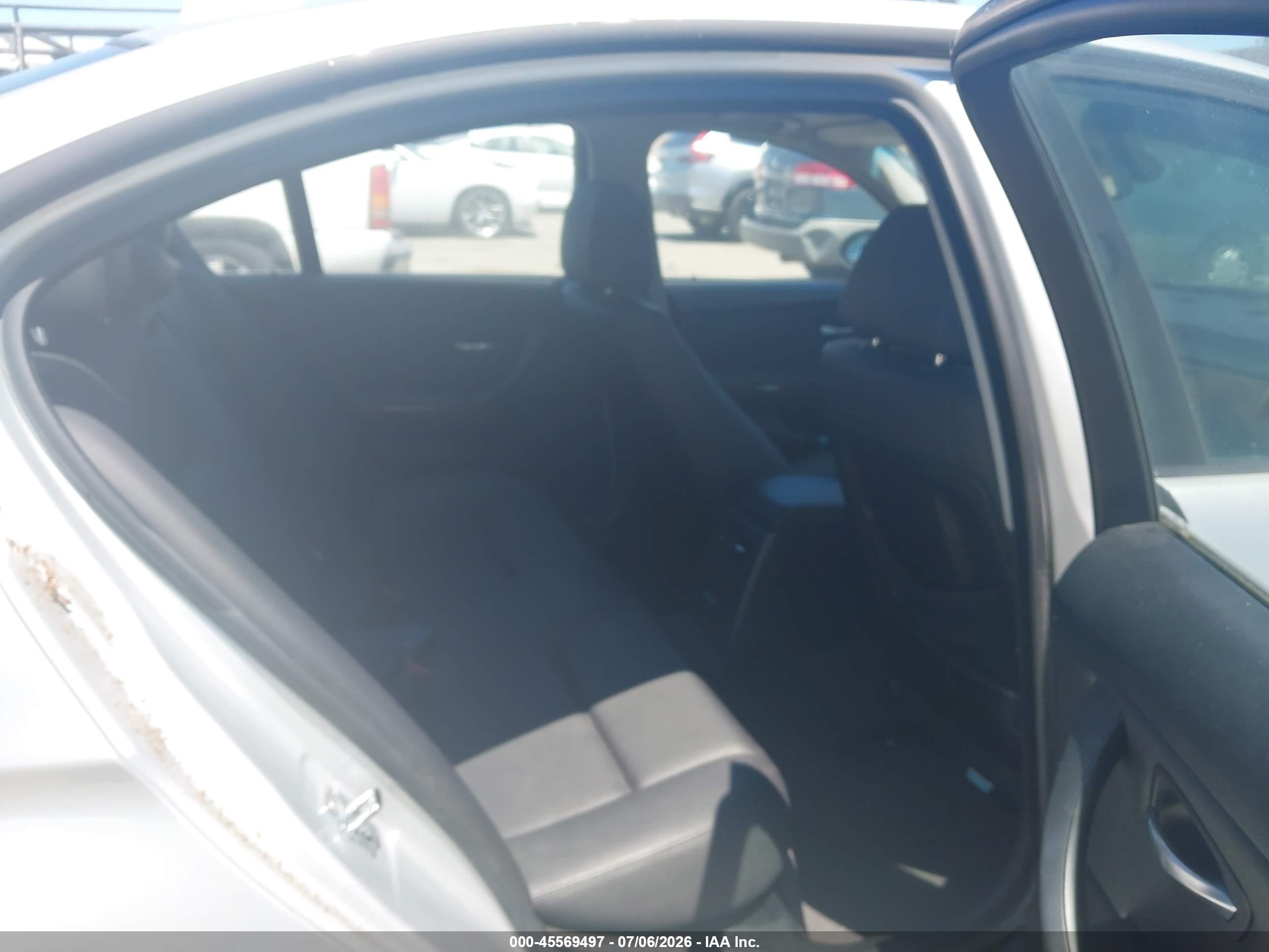 2006 Bmw 325i   Silver vin: WBAVB13556KX37086