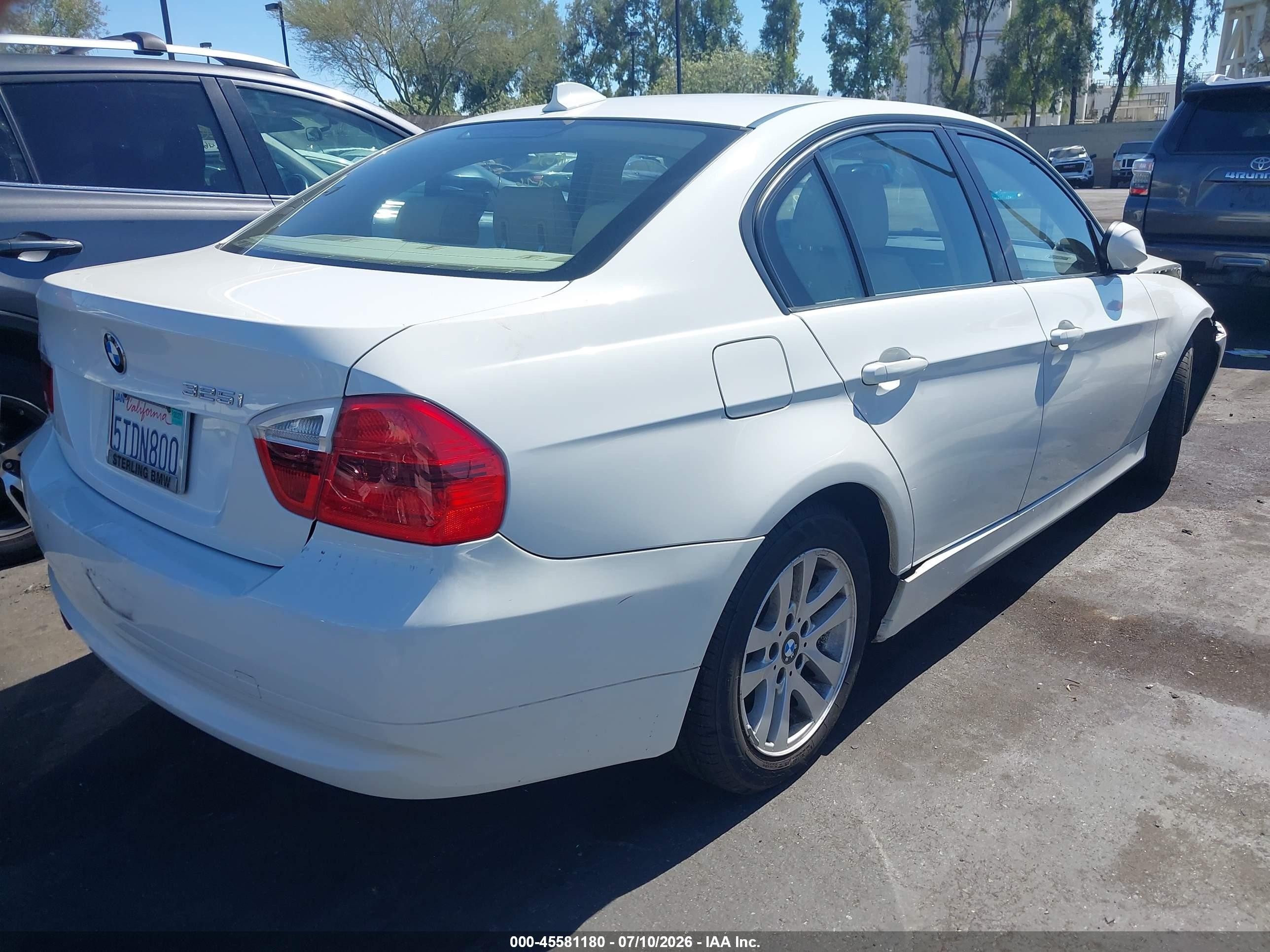 2006 Bmw 325i   White vin: WBAVB13556PT11045