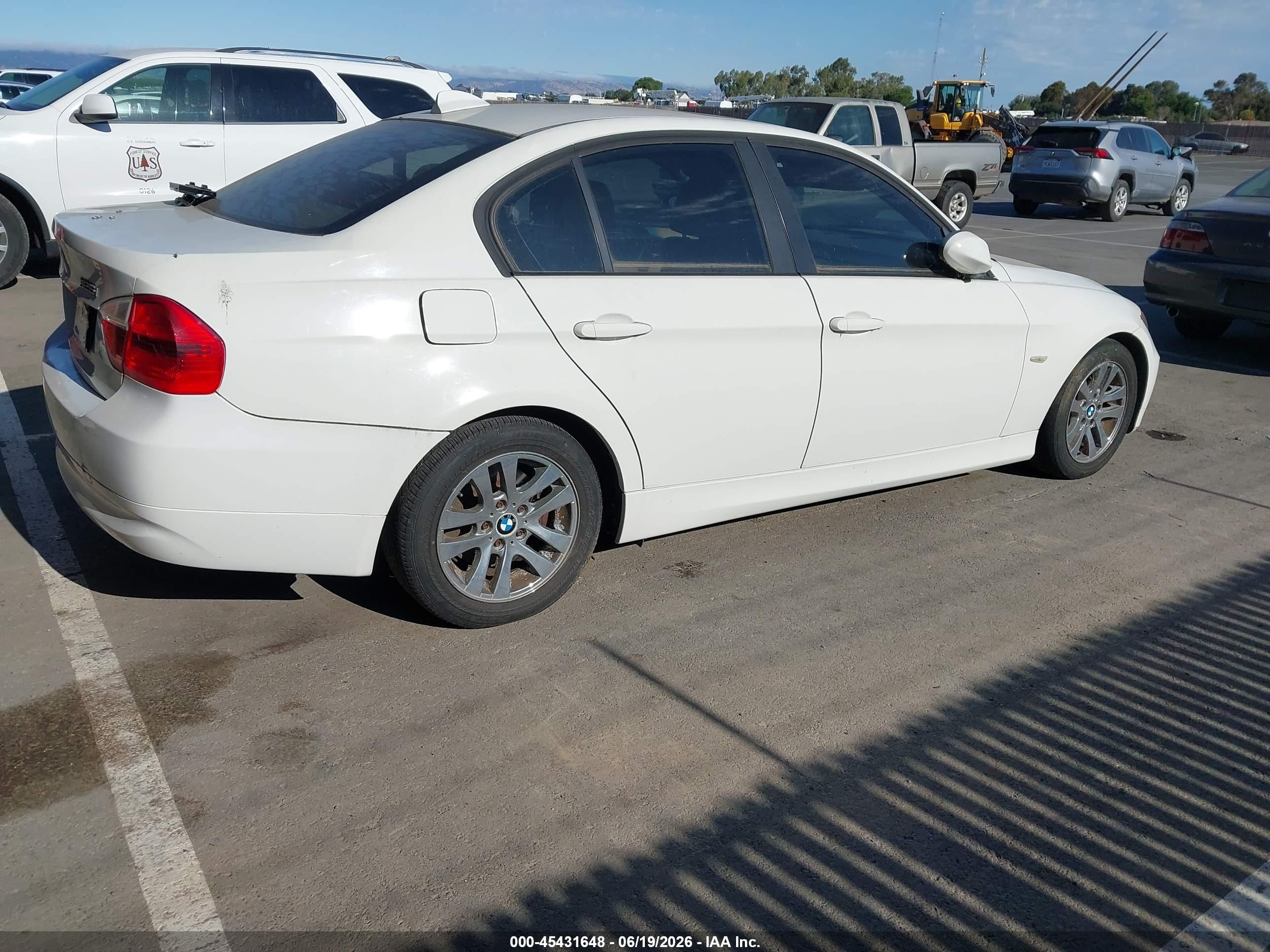2006 Bmw 325i   White vin: WBAVB13566PT00975