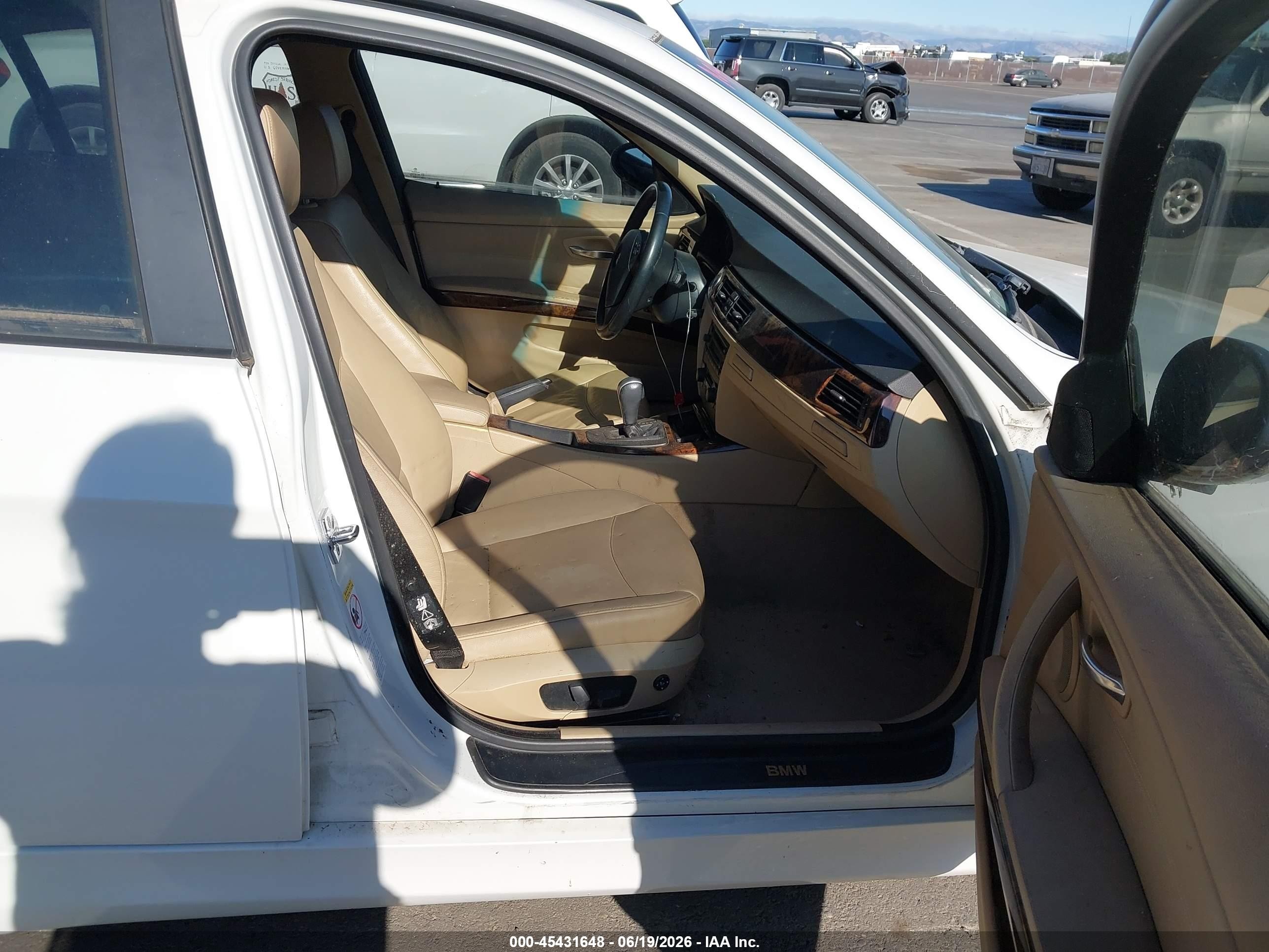 2006 Bmw 325i   White vin: WBAVB13566PT00975